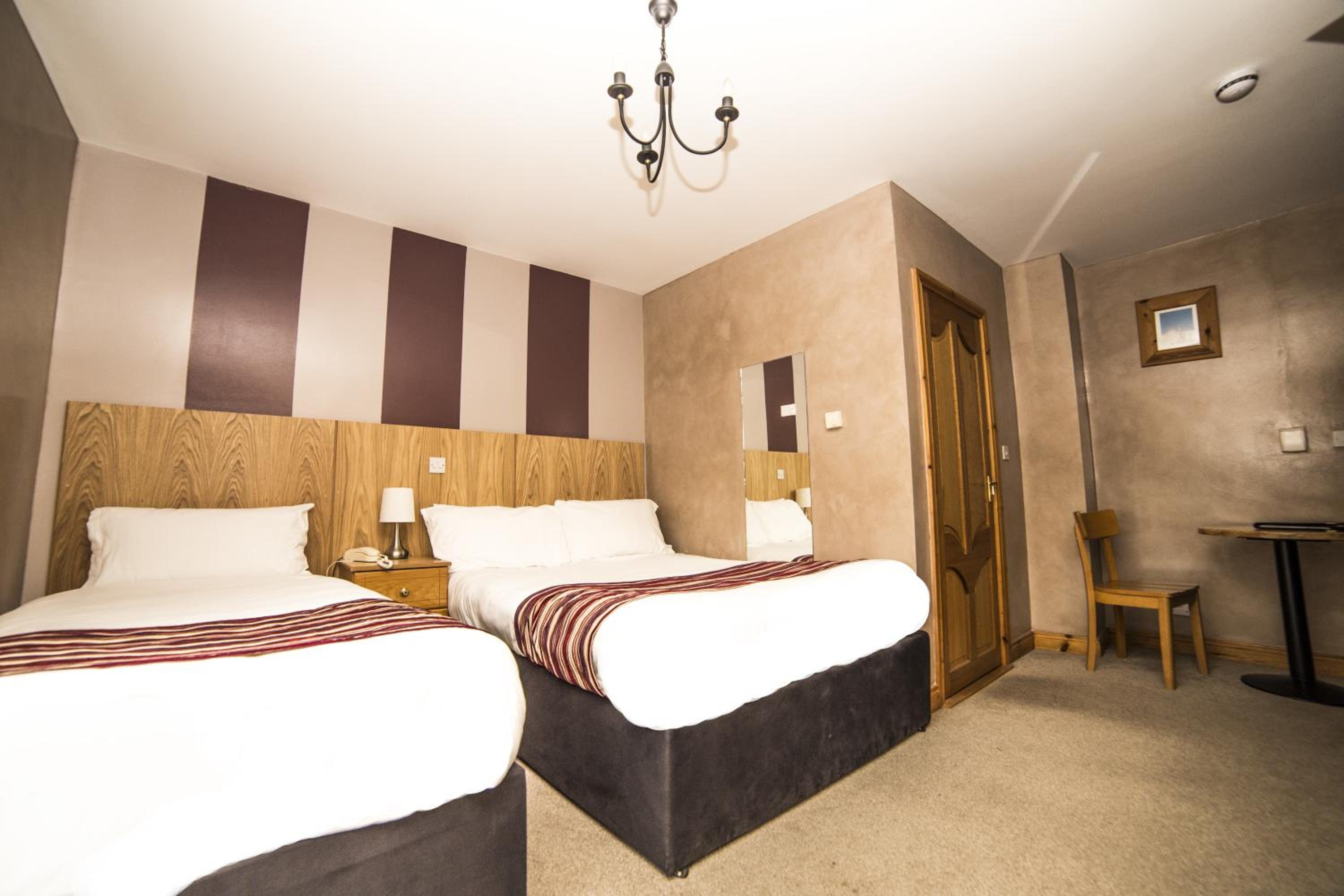 Double Room - Photo 3