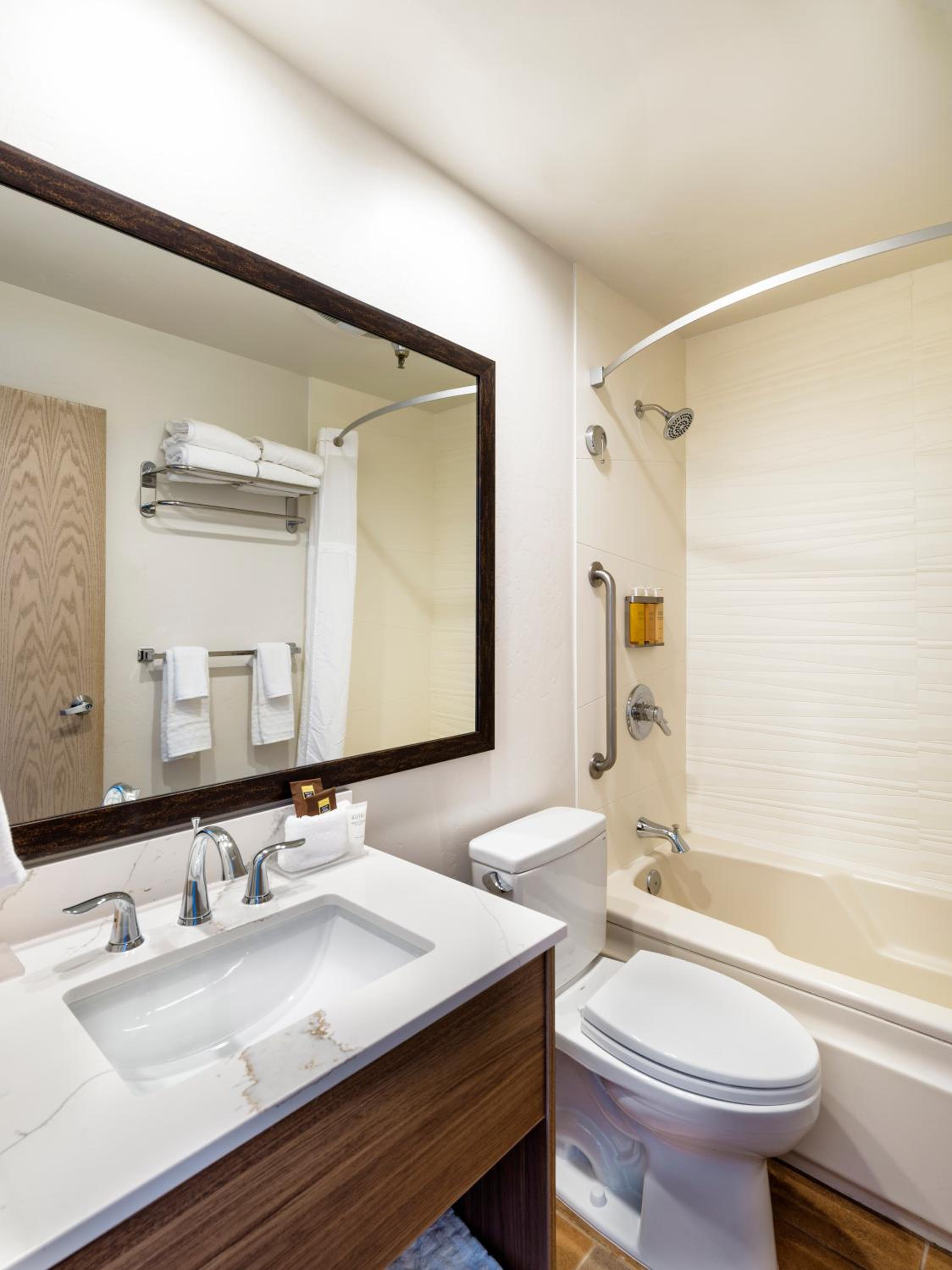 King Room - Pet Friendly/Non-Smoking - Photo 2