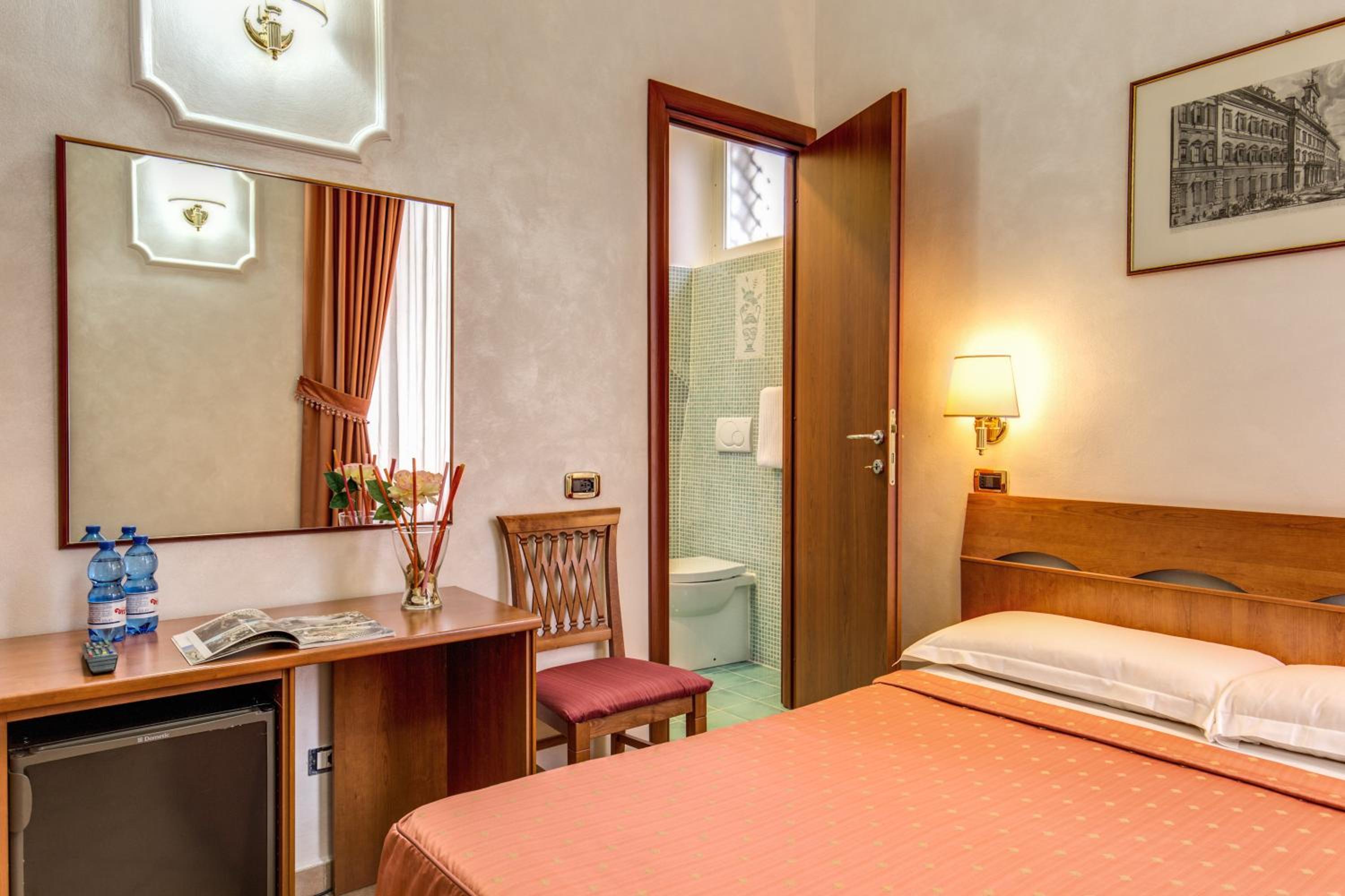 Single Room photo 2