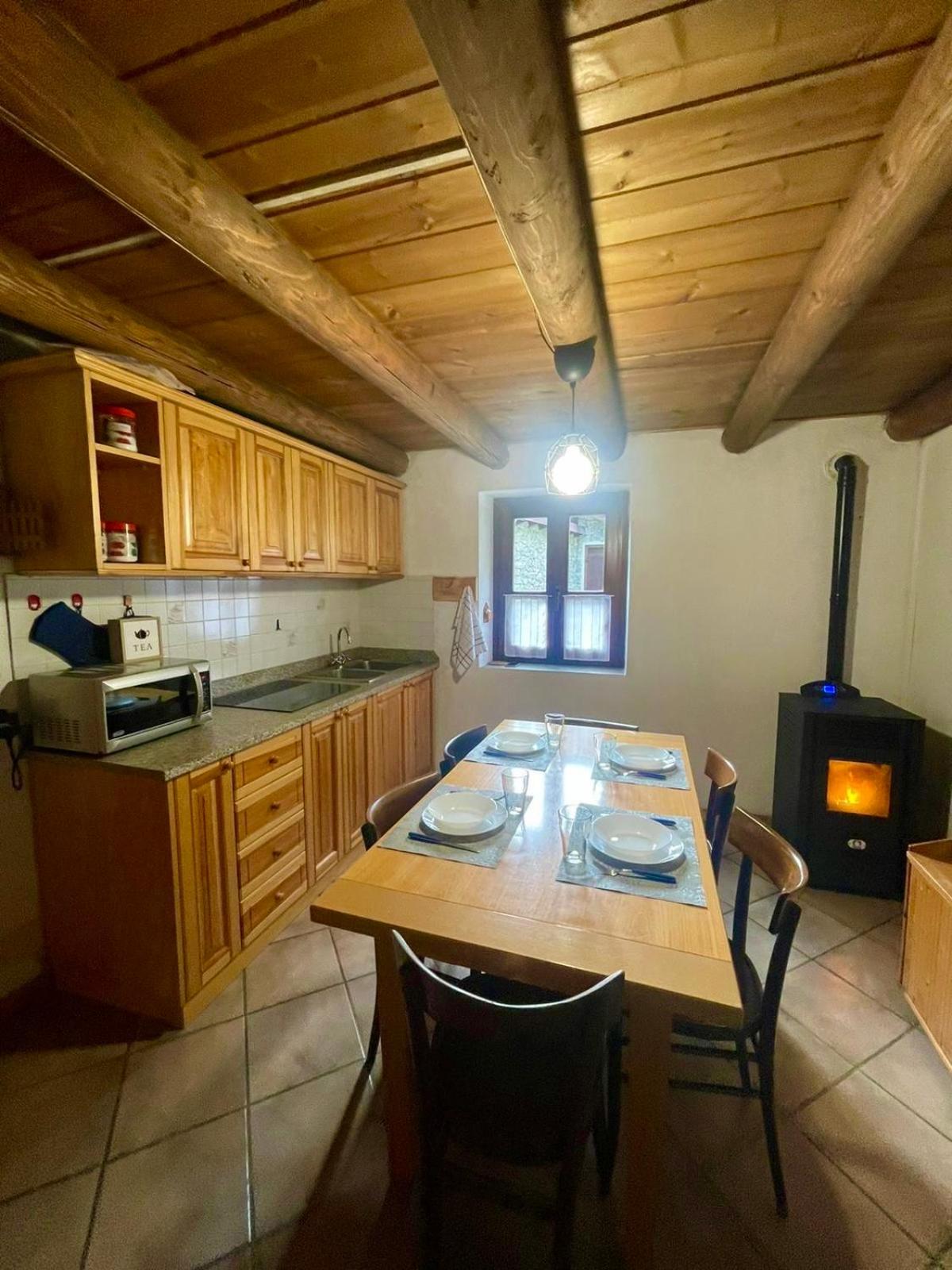 Two-Bedroom House photo 3