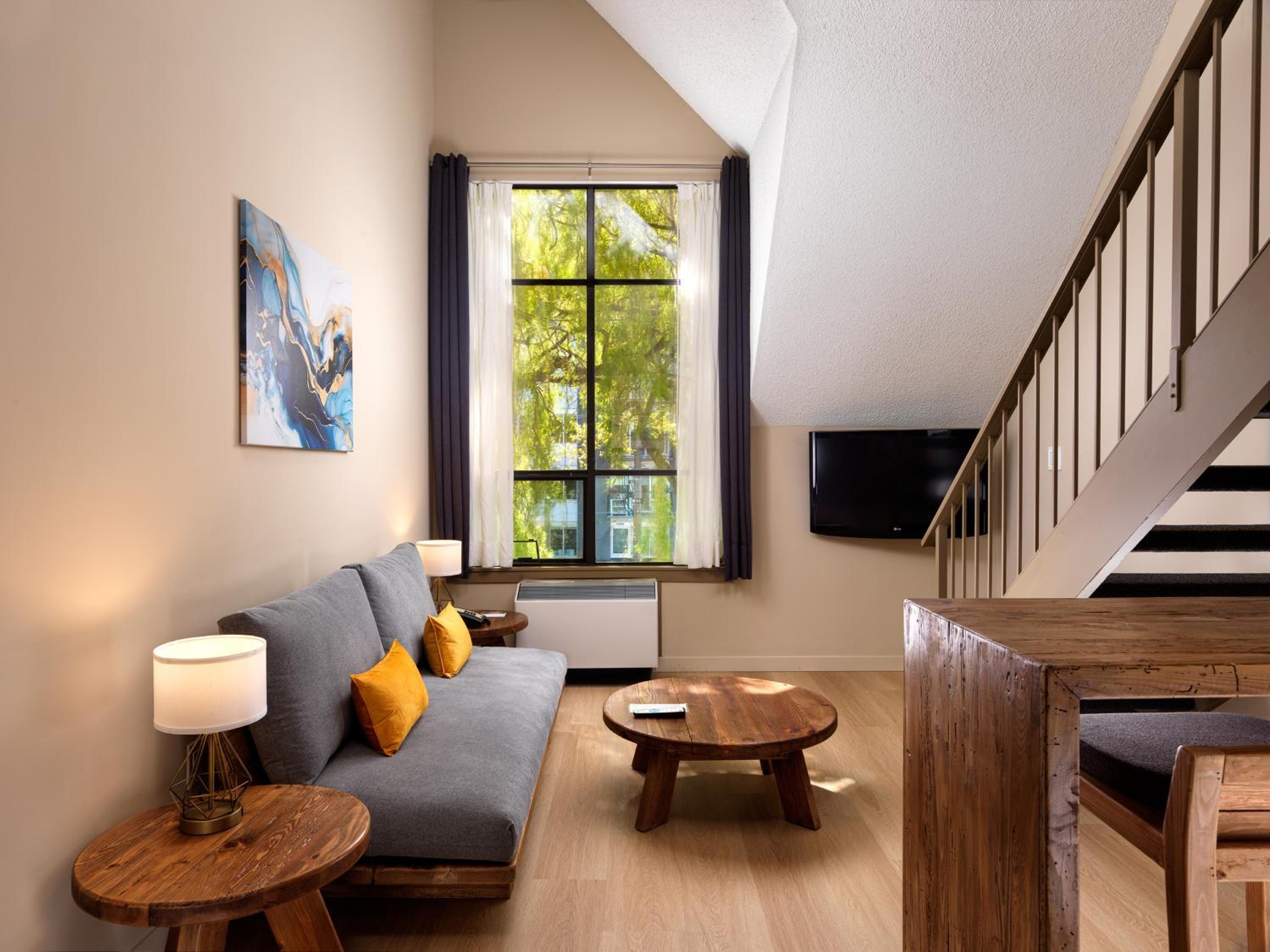 Superior Studio Suite - Photo 1