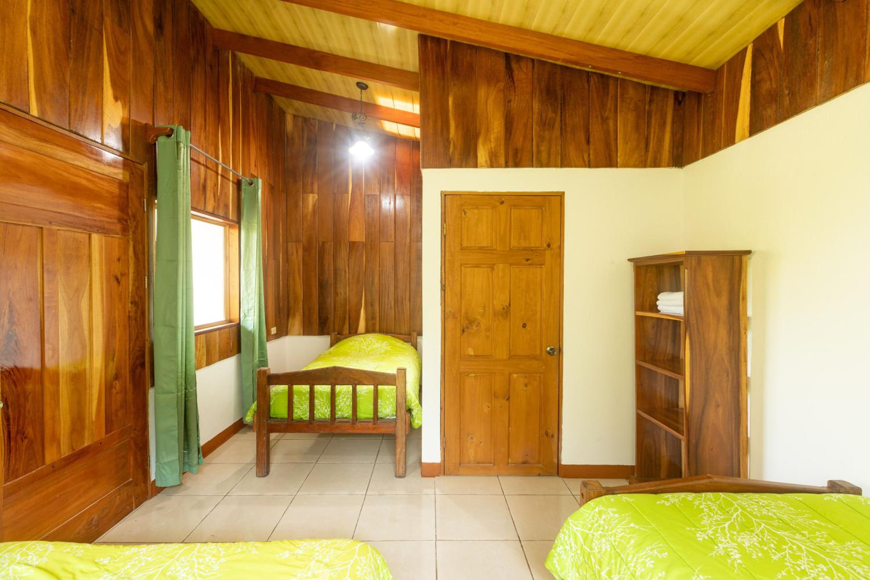 Standard Triple Room photo 2