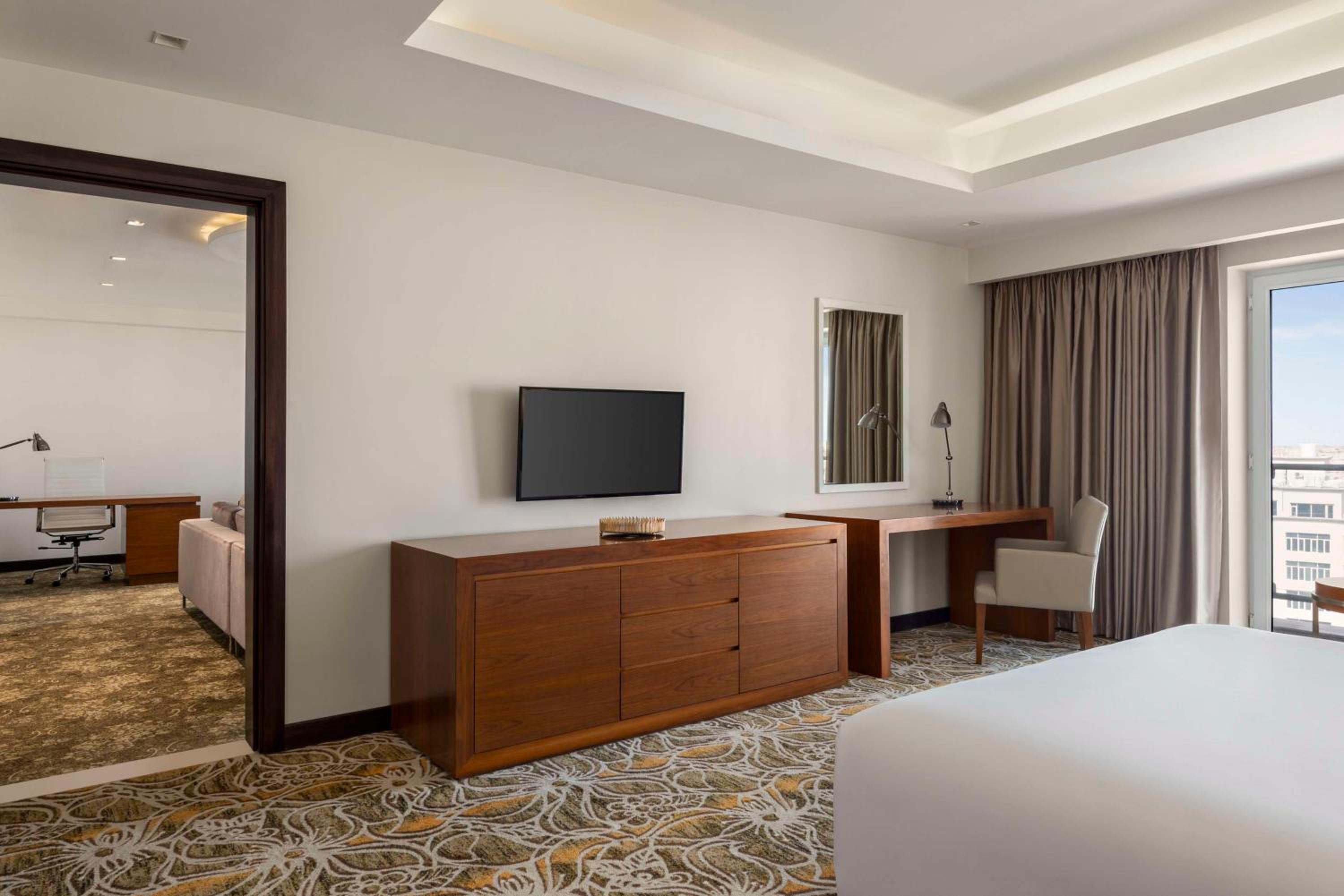 Royal Suite with Lounge Access - Photo 1