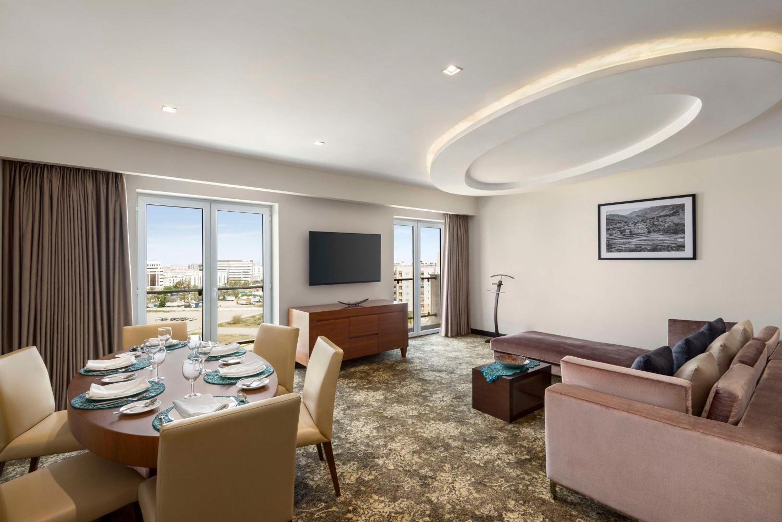Royal Suite with Lounge Access - Photo 3