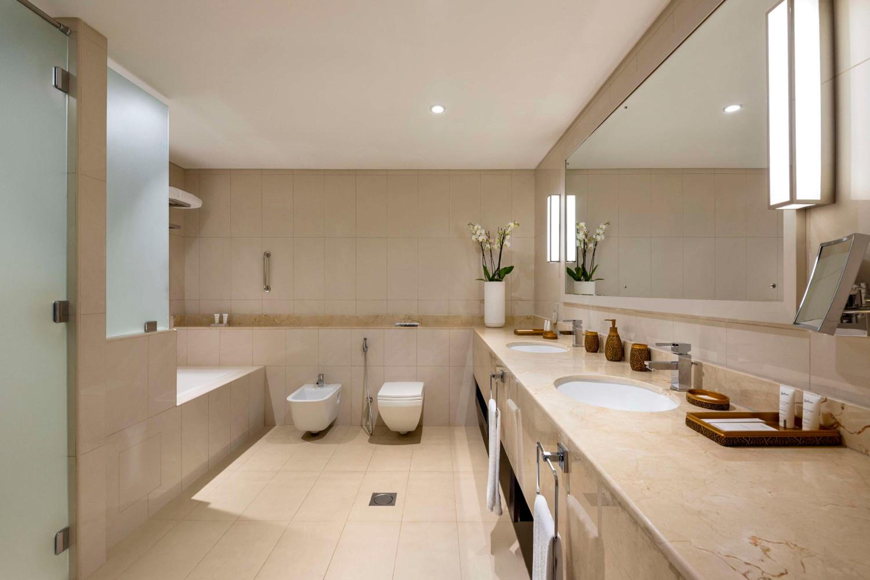 Royal Suite with Lounge Access - Photo 5