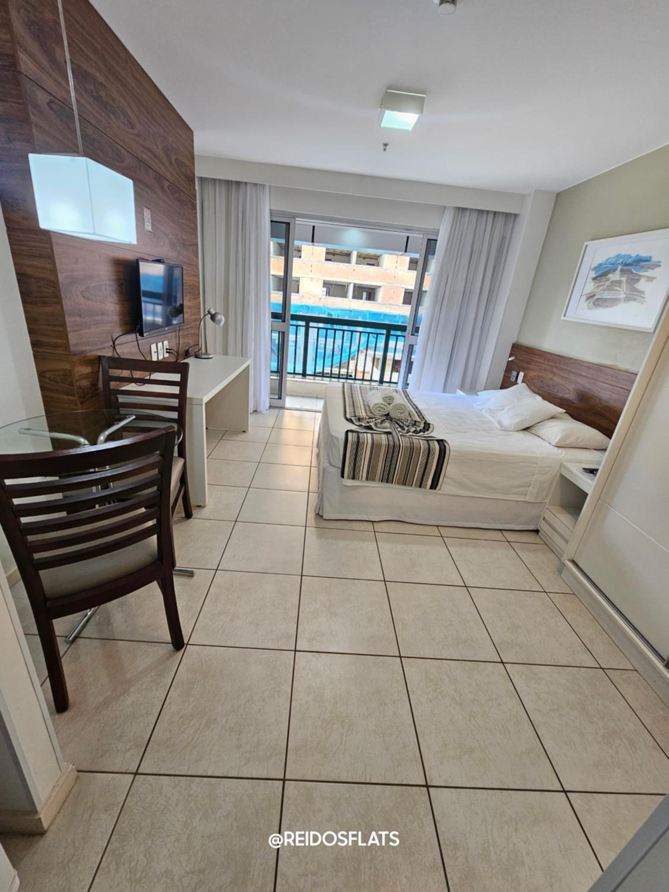 Deluxe Queen Suite