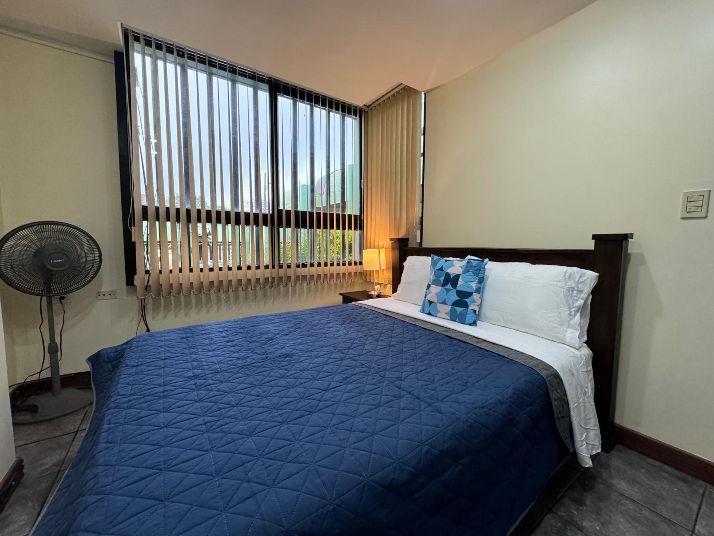 Double Room with Shared Bathroom photo 2