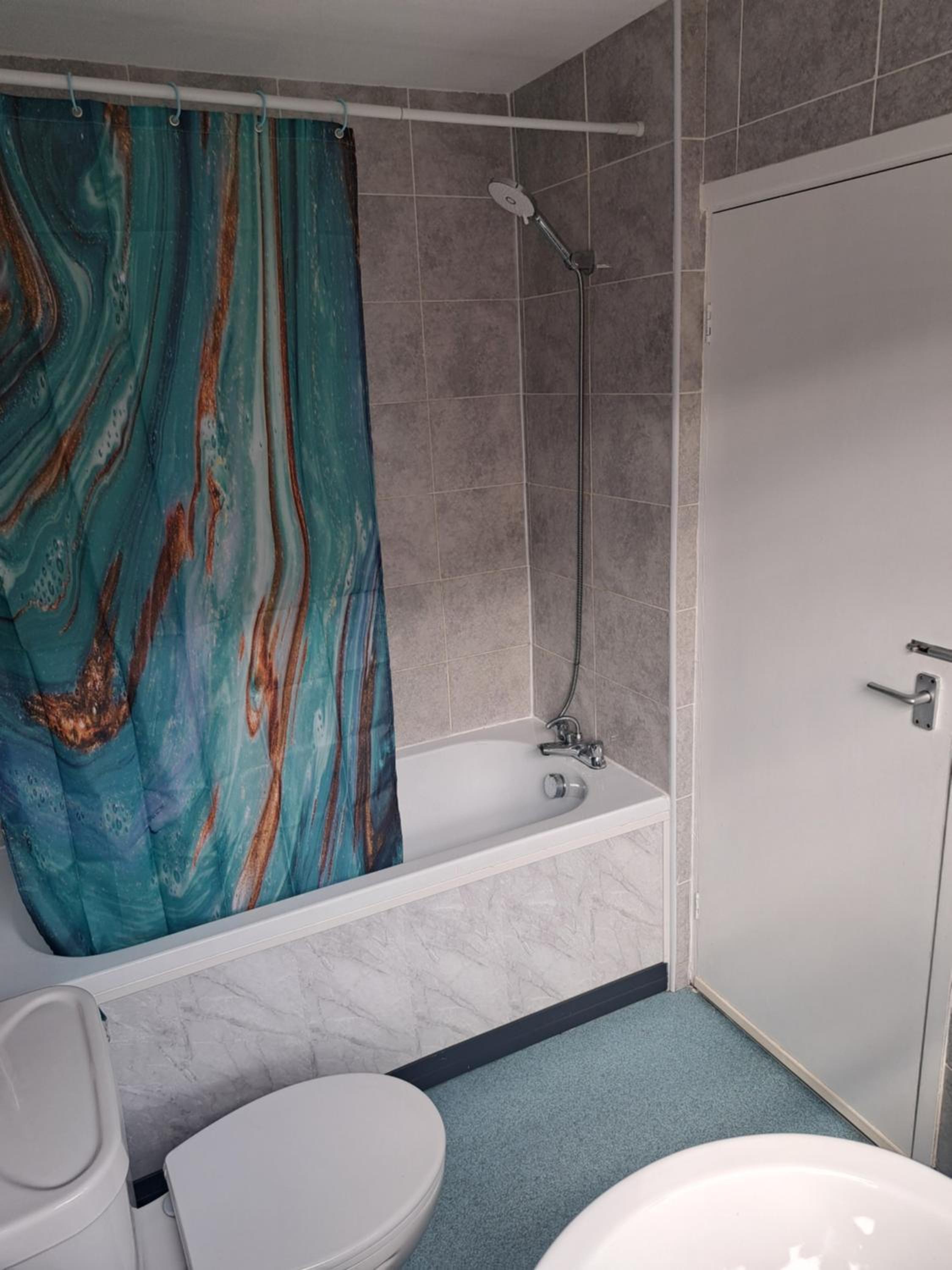 Double Room with Shared Bathroom photo 2
