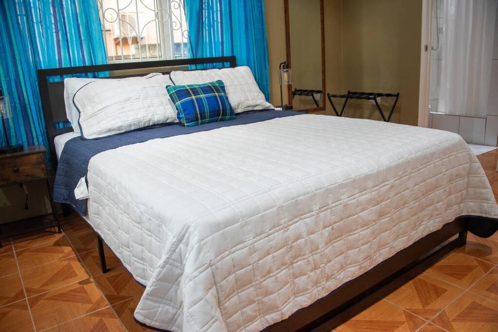 Three-Bedroom House photo 1