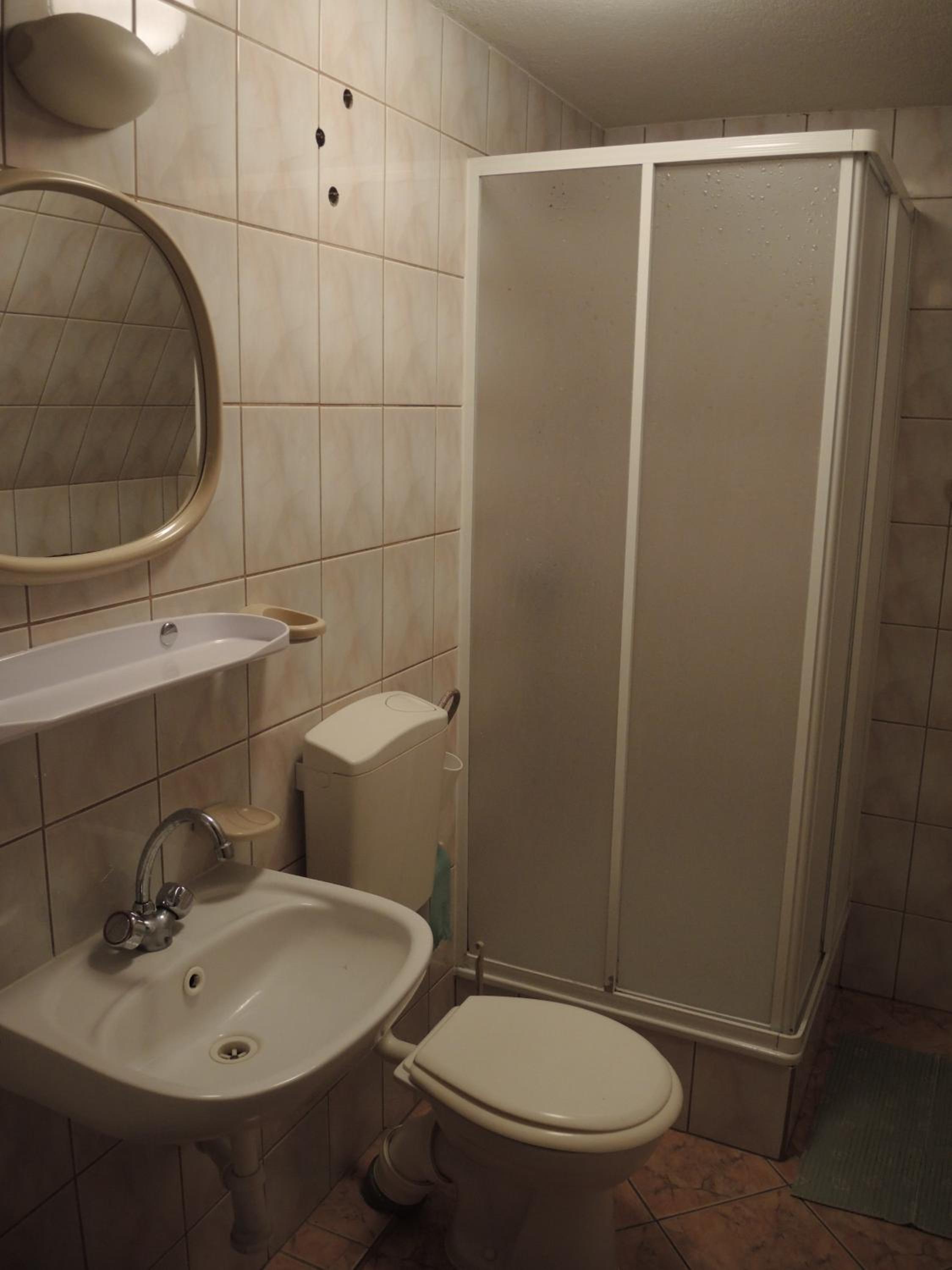 Triple Room with Bathroom - Photo 3