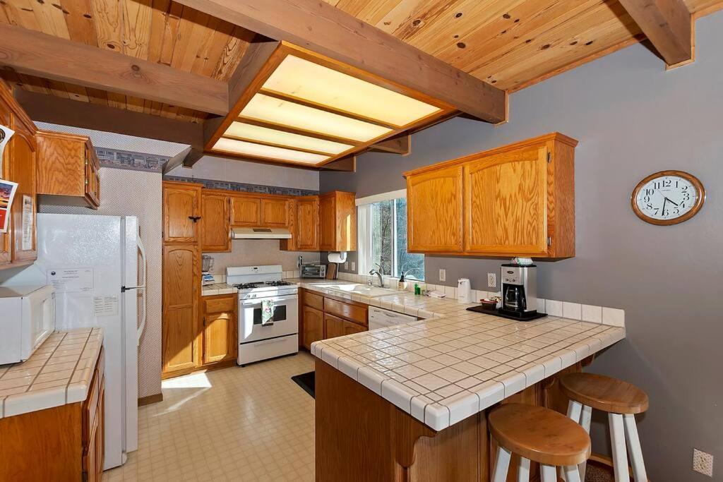 Four-Bedroom House photo 2