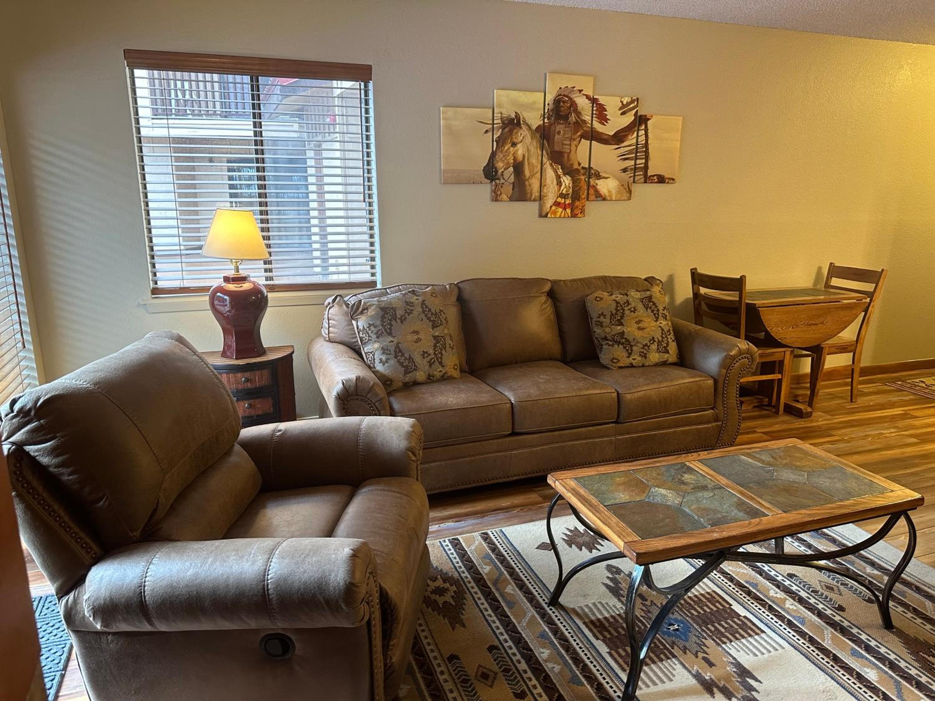 One-Bedroom Apartment photo 1