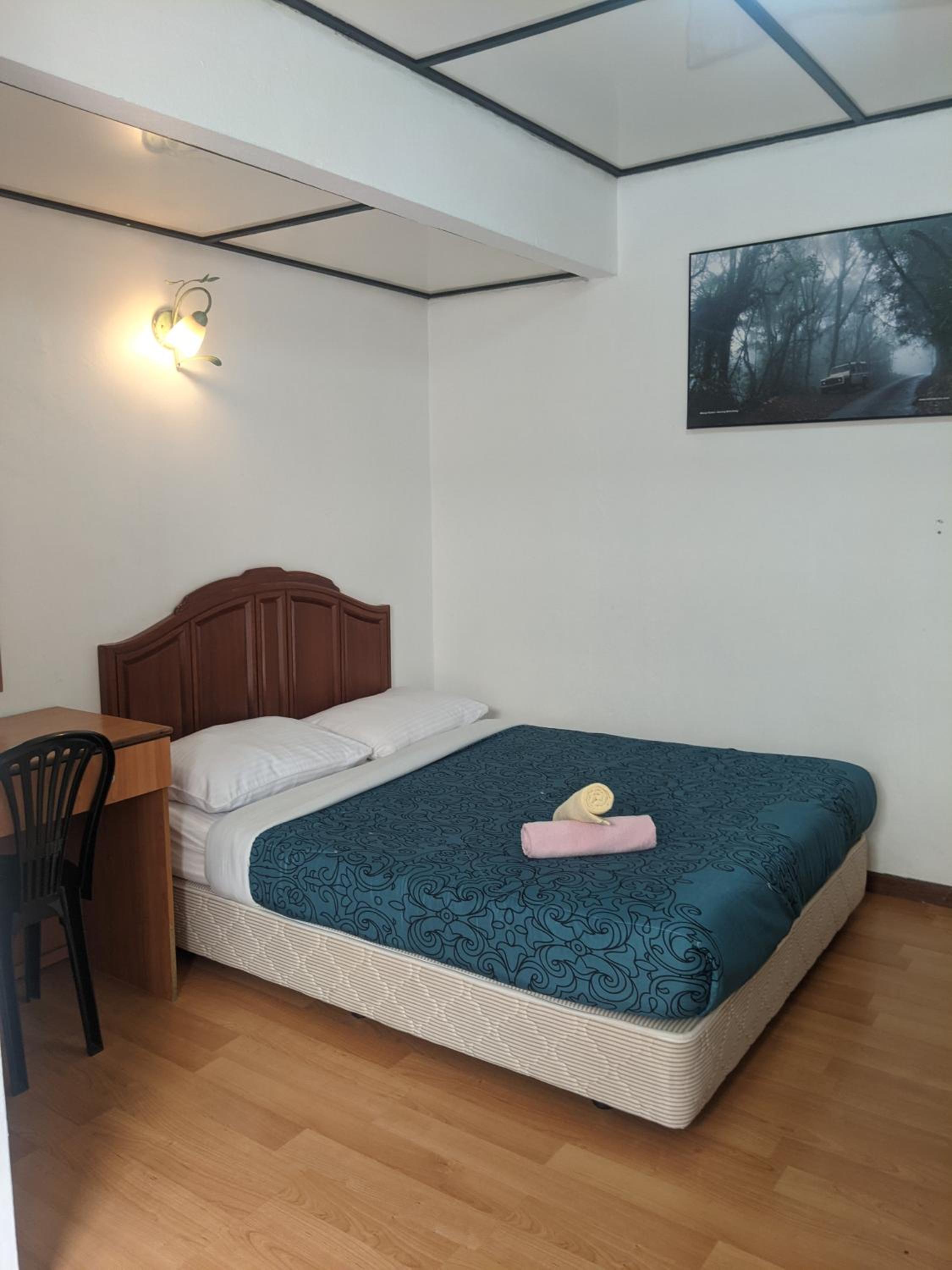 Budget Double Room photo 3