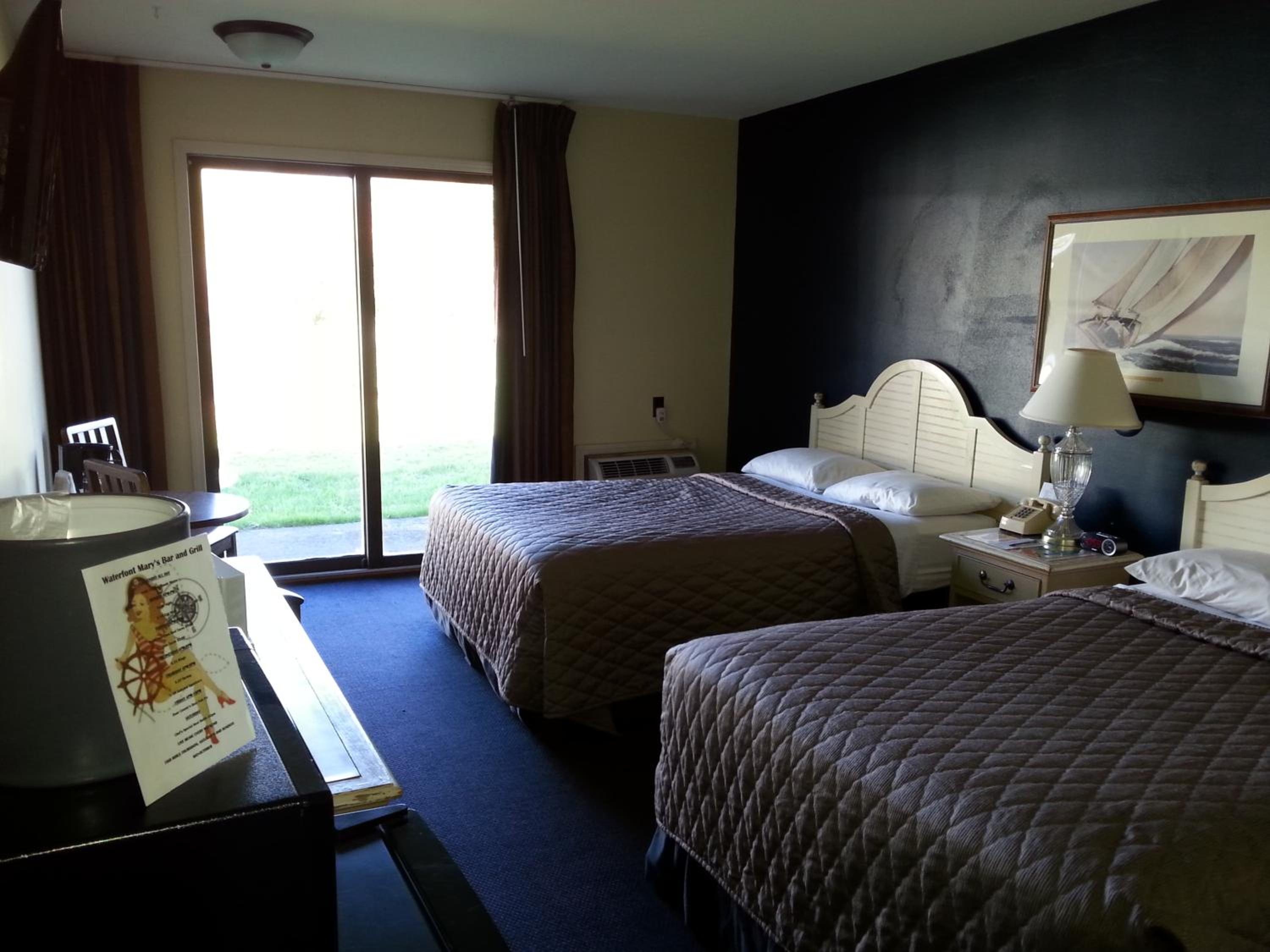 Double Room with Two Queen Beds - Non-Smoking  photo 1