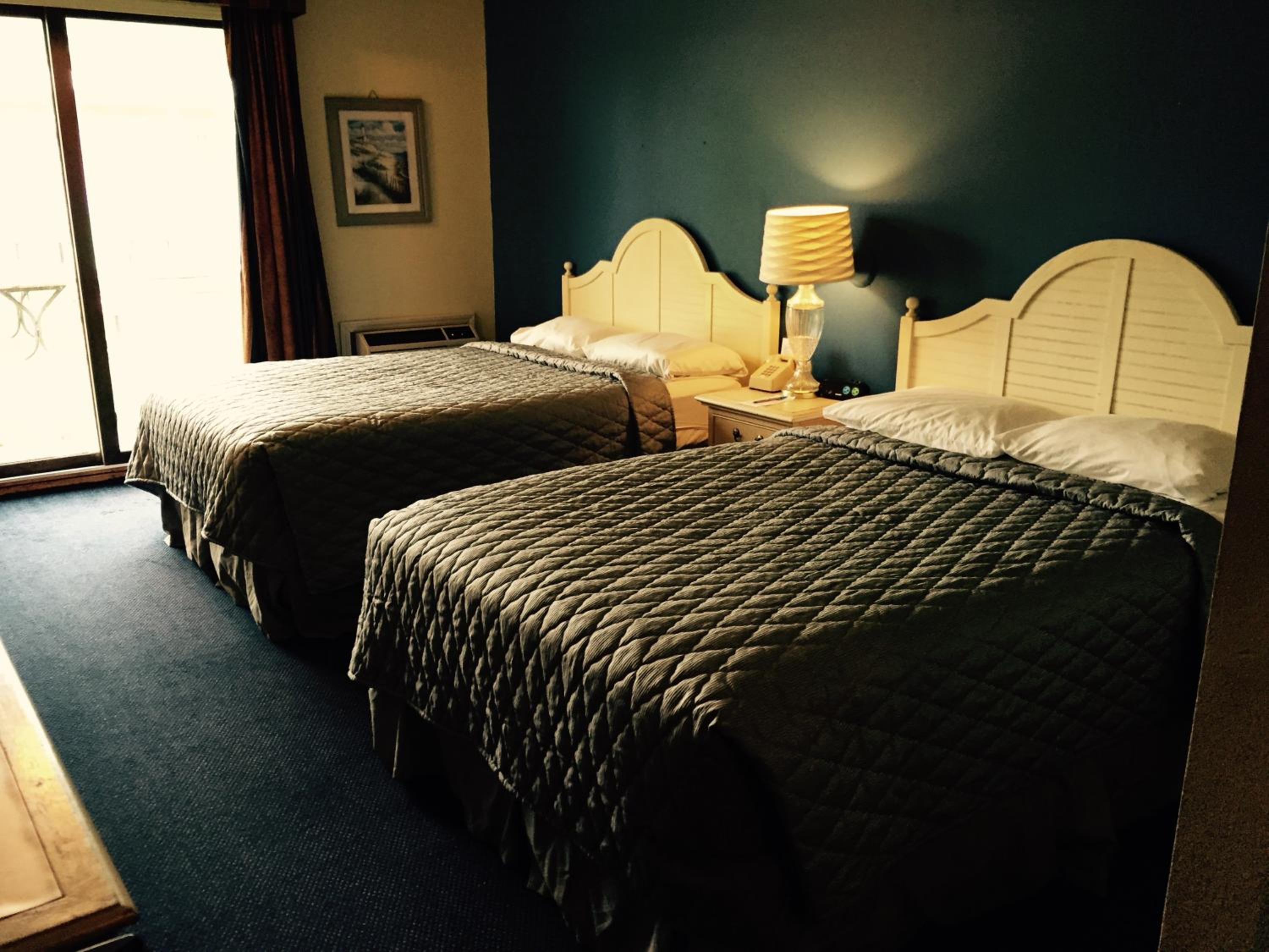 Double Room with Two Queen Beds - Non-Smoking  photo 3