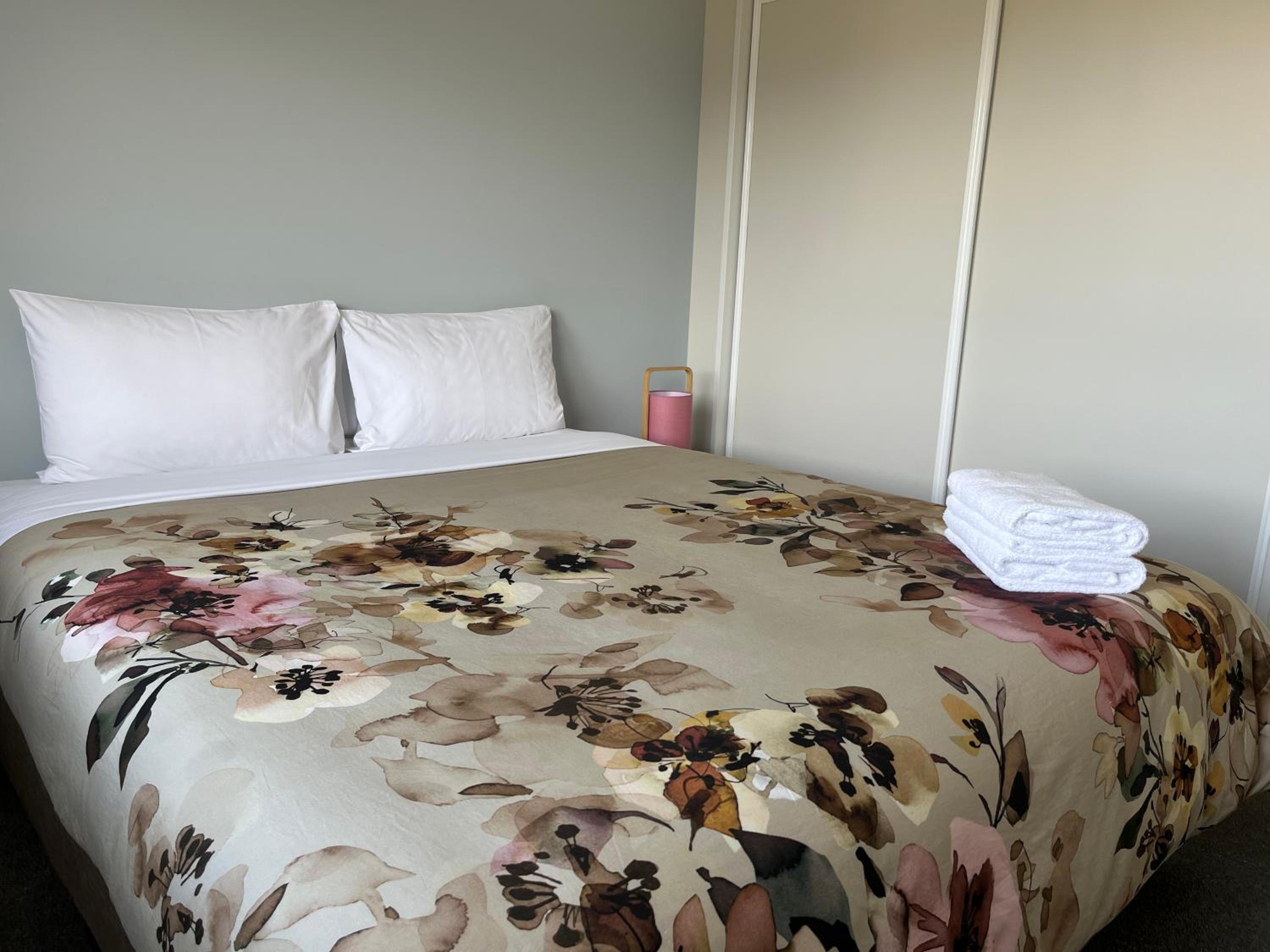 Two-Bedroom Apartment - Photo 9