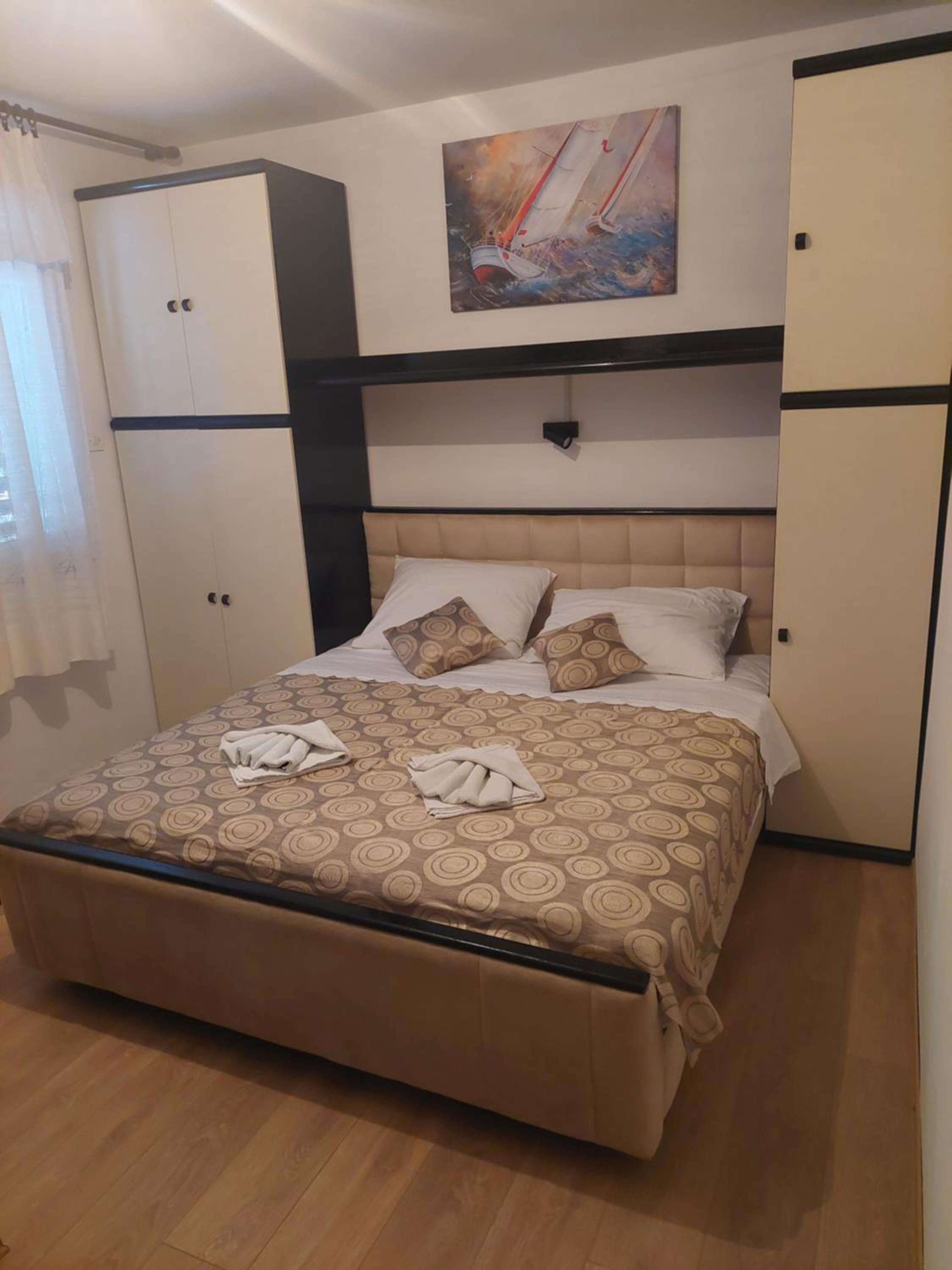 Deluxe Double Room with Shower