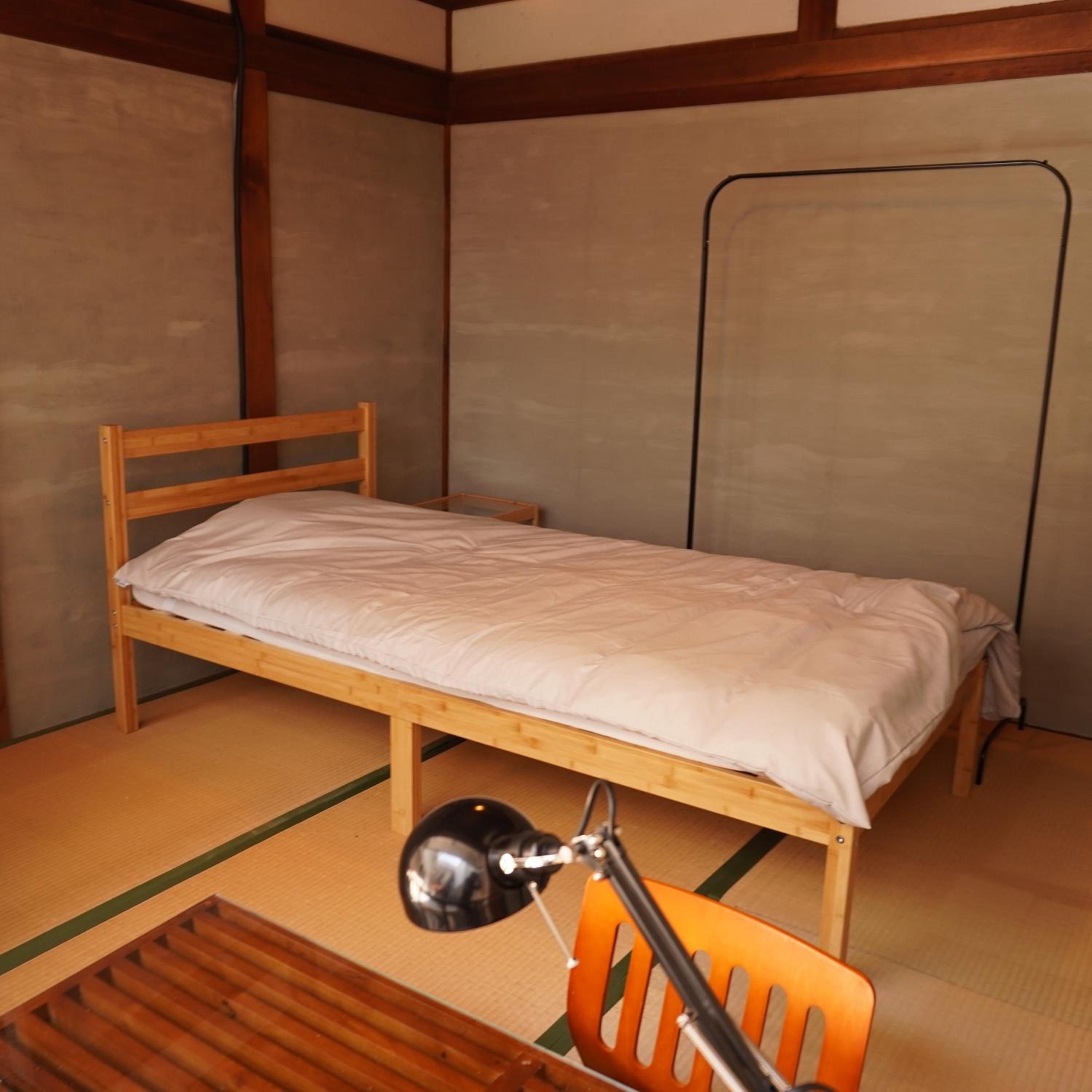 Single Room with Shared Toilet
