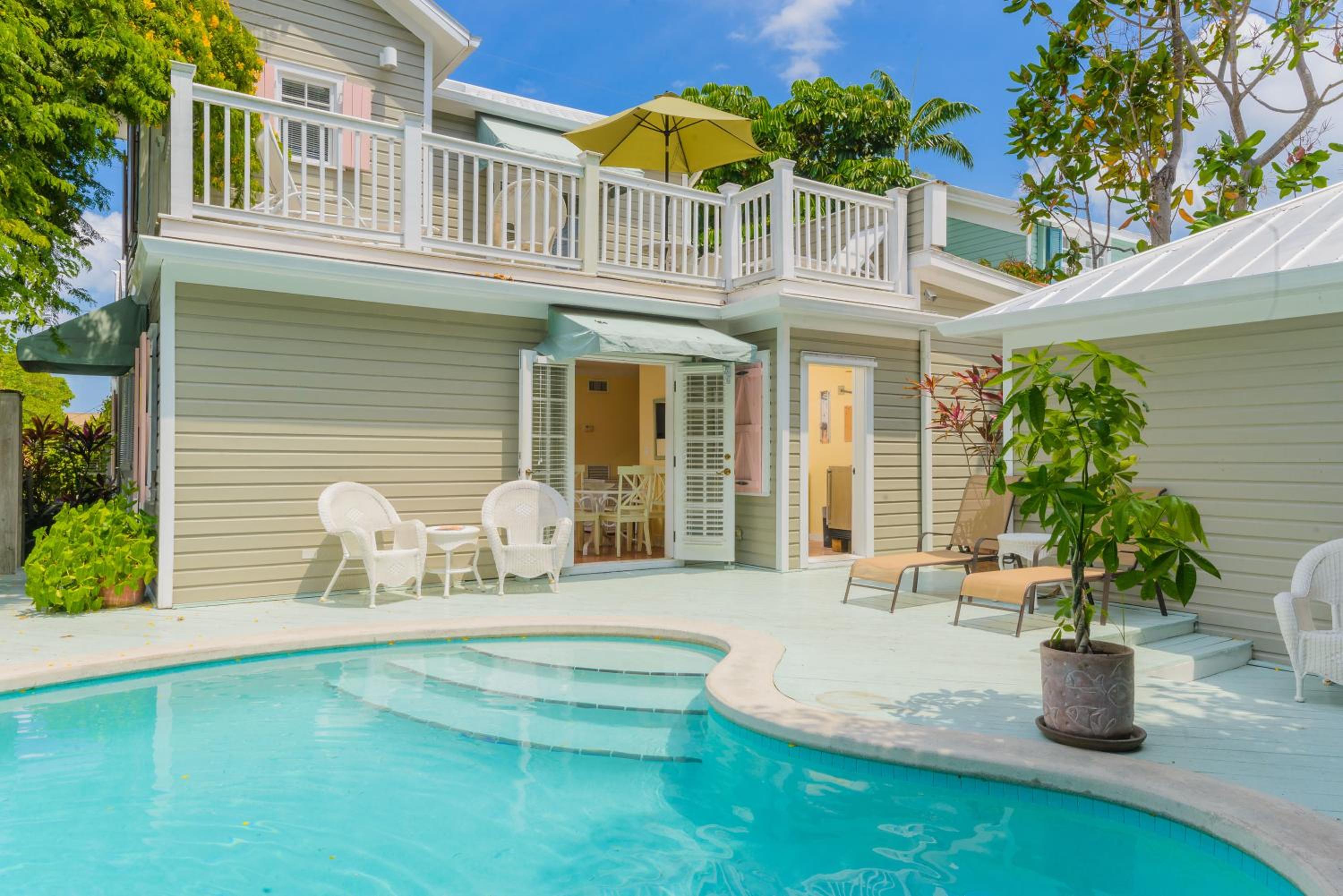 Two-Bedroom Villa with Balcony photo 2