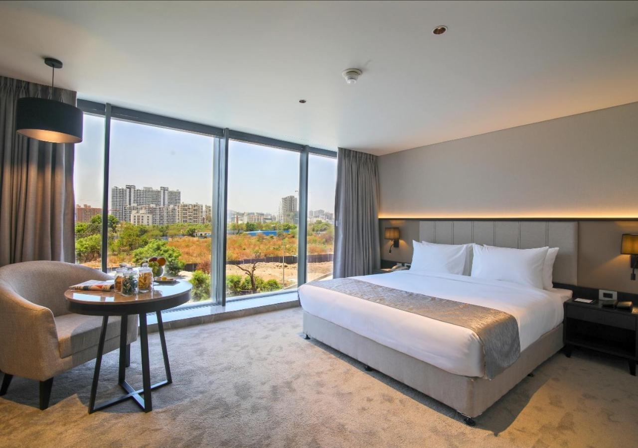 Deluxe King Room with 15% discount on Laundry Services - Photo 4