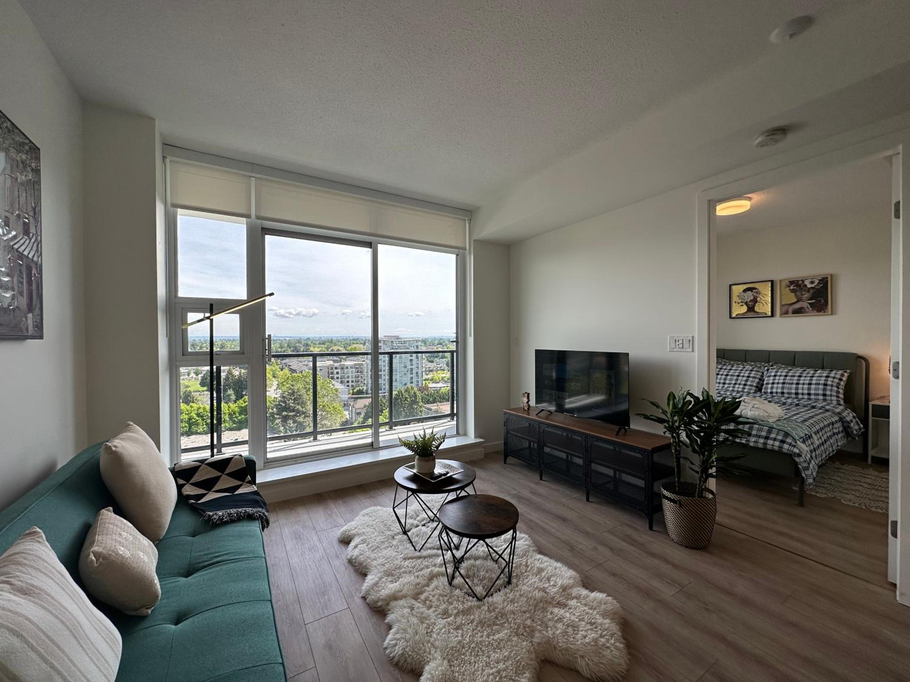 Apartment with Mountain View photo 1