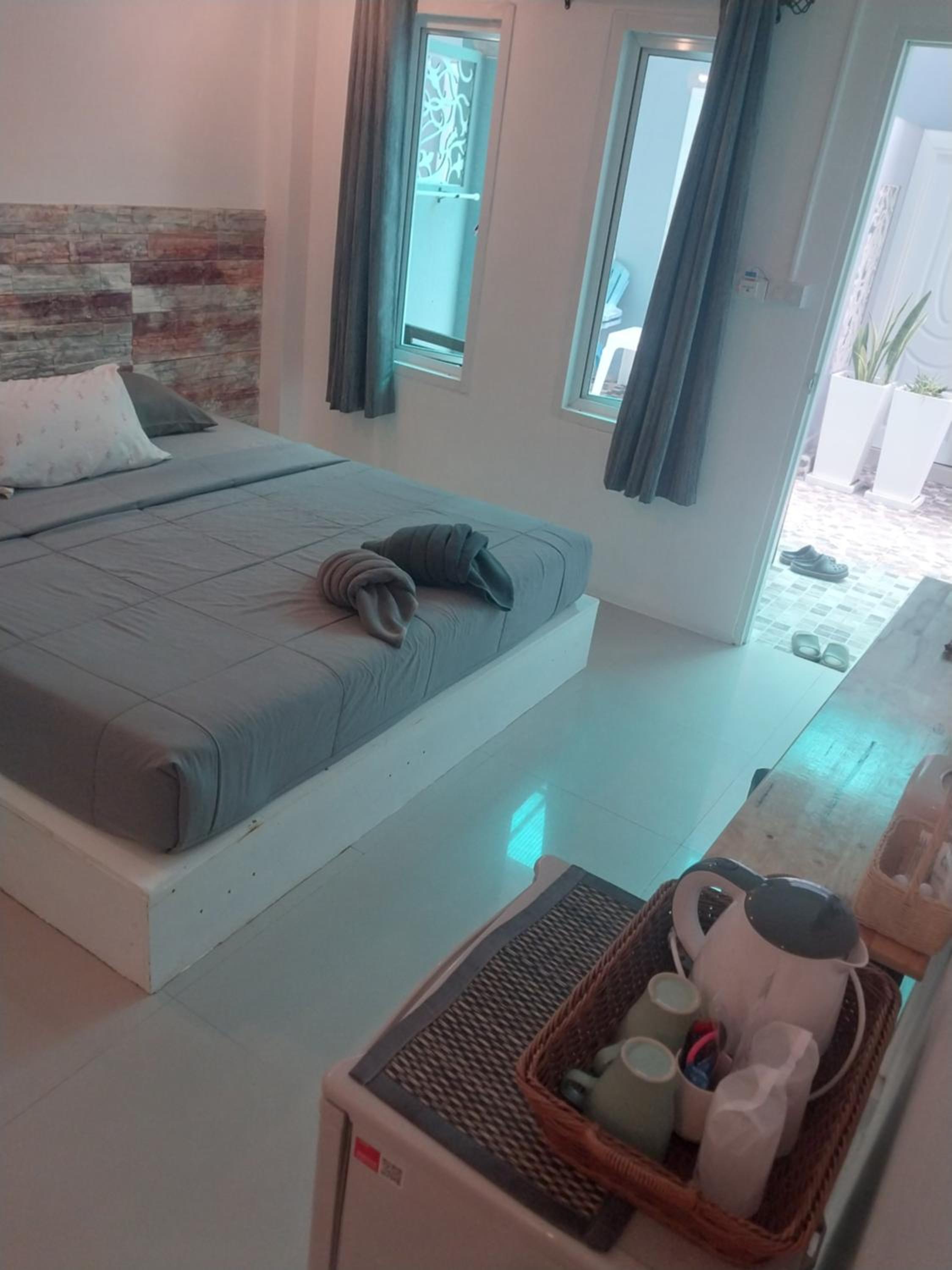 Standard Double Room - Photo 8