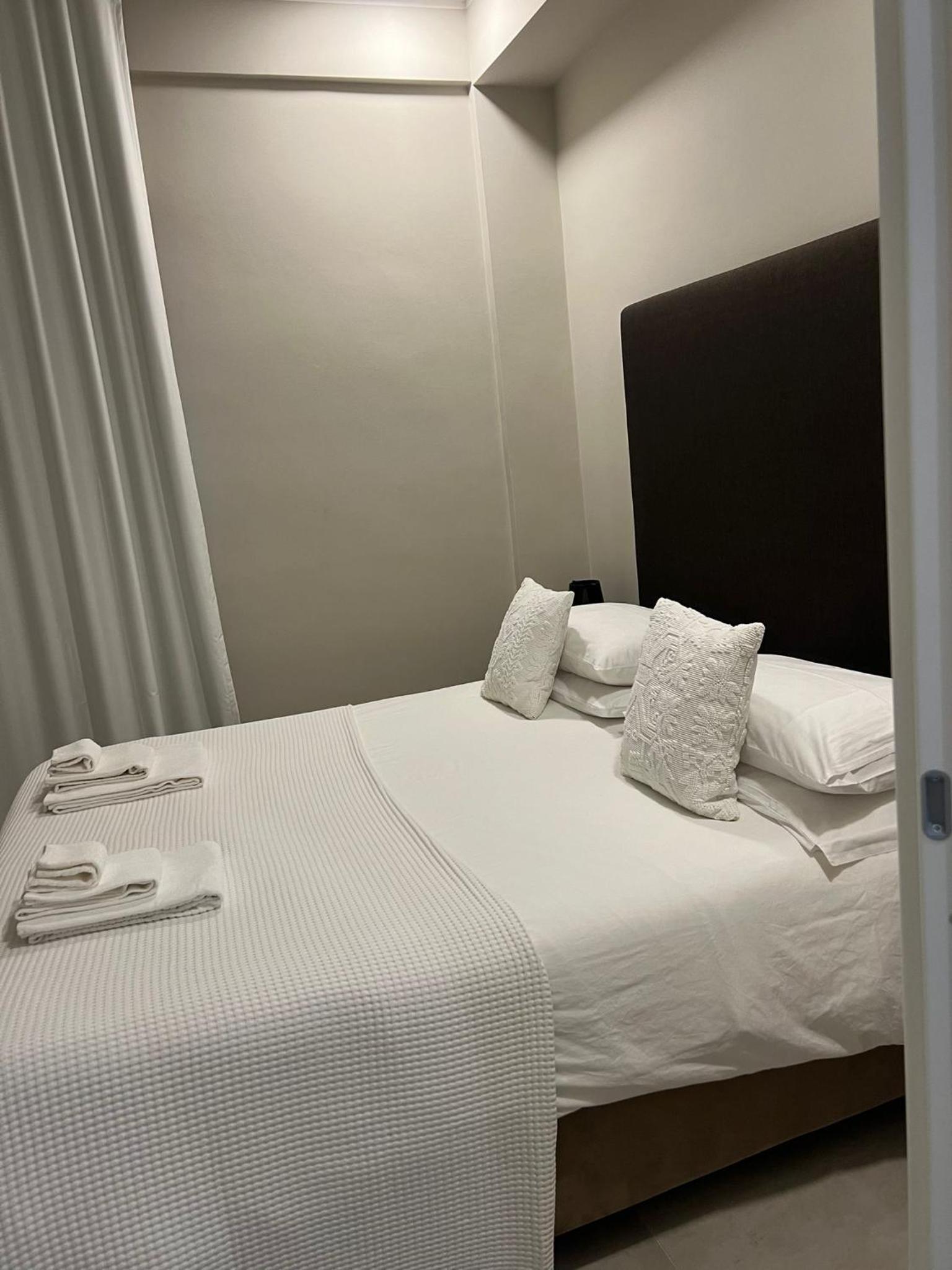 One-Bedroom Apartment - Photo 7