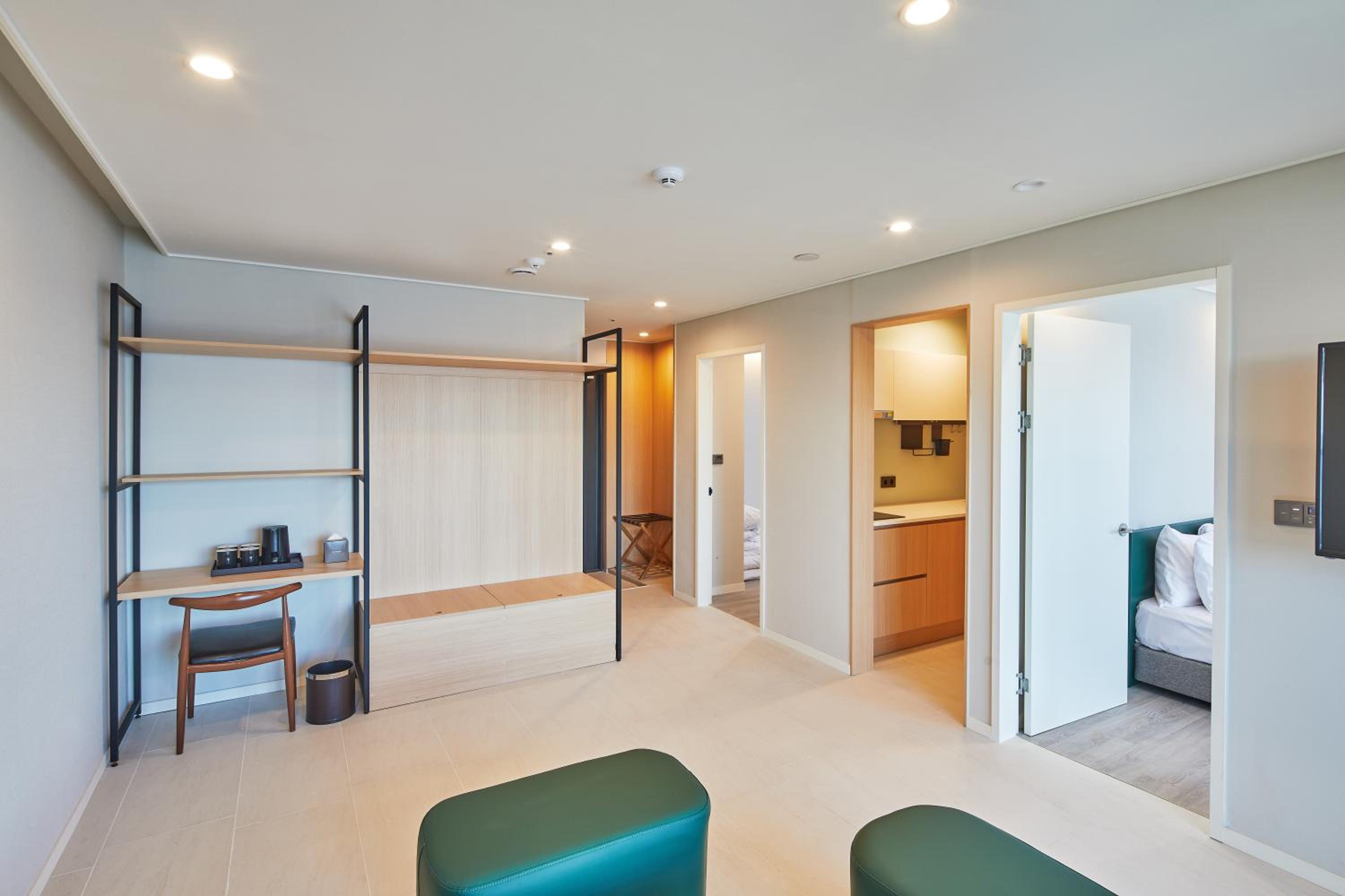 Two Room Superior Family - No View/Lower Floor - Photo 3