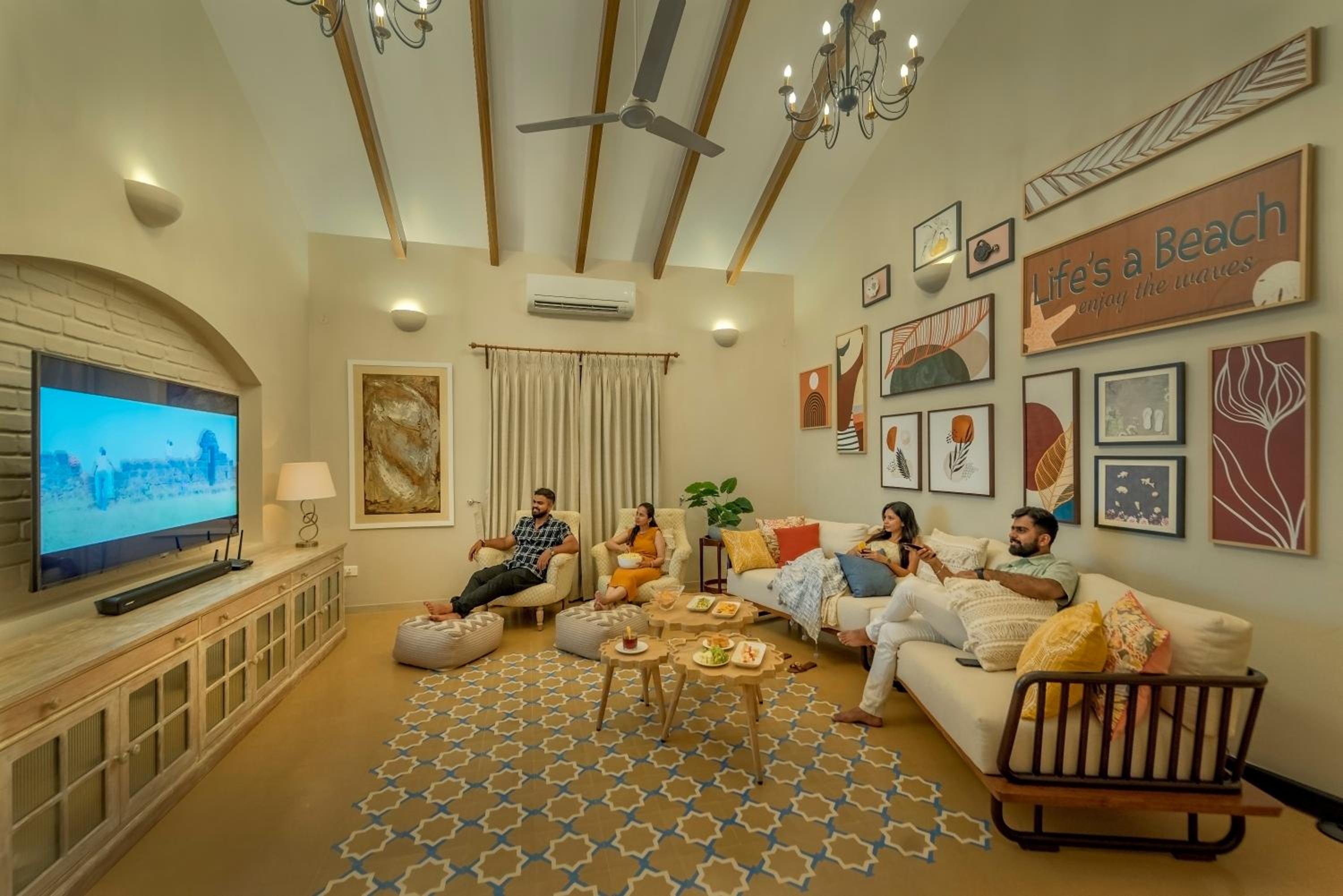 Villa photo 2