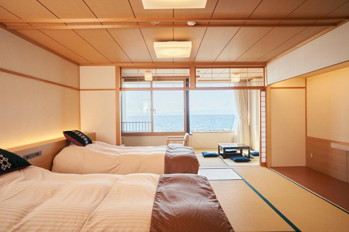 Twin Room with Sea View photo 3