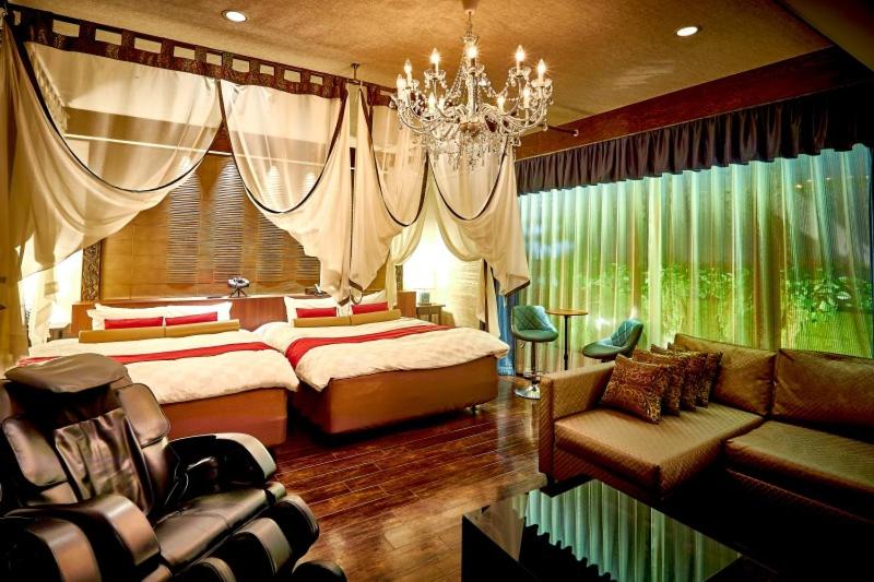 Royal Room - Smoking photo 2