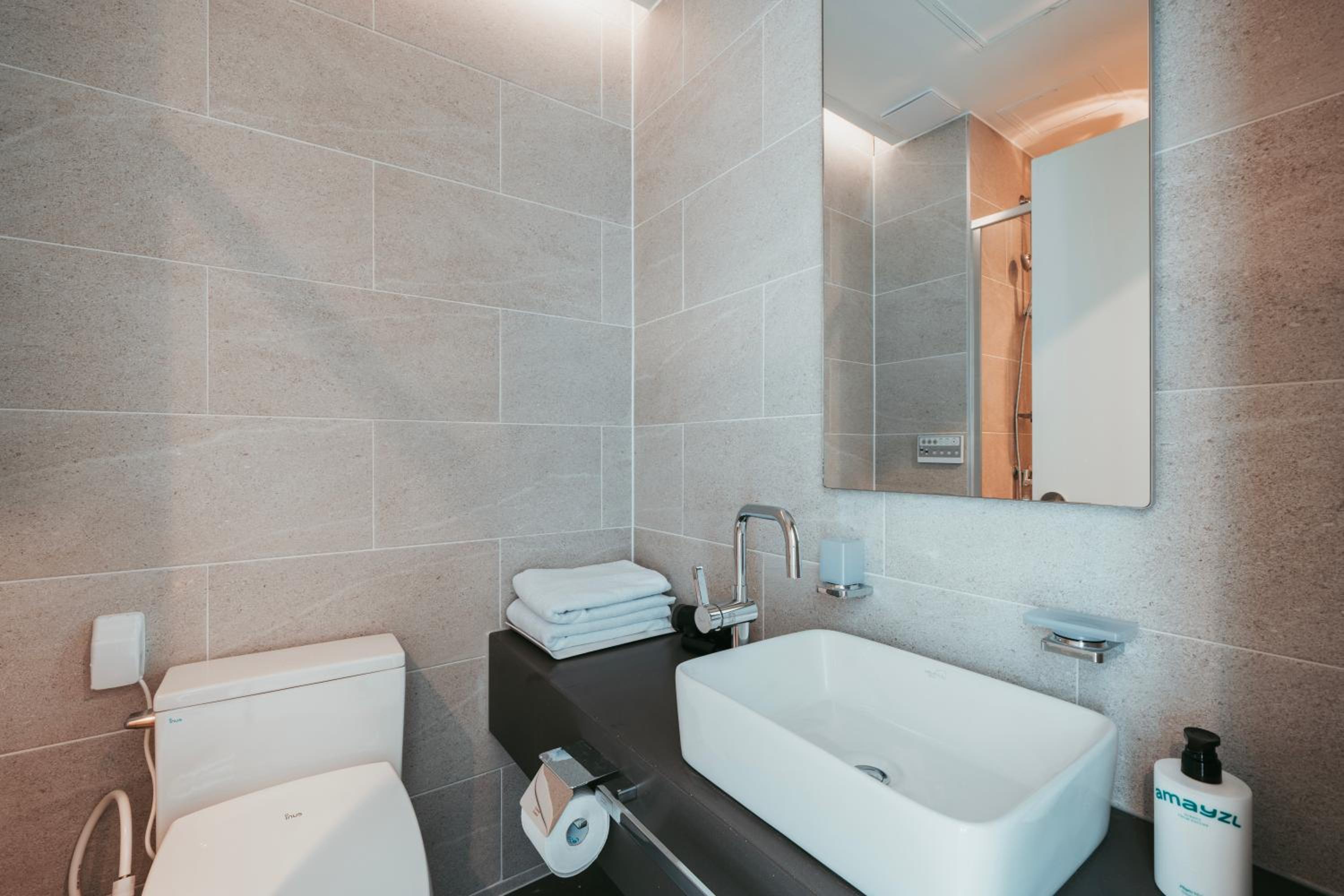 Three Room Penthouse - No View/Lower Floor - Photo 5
