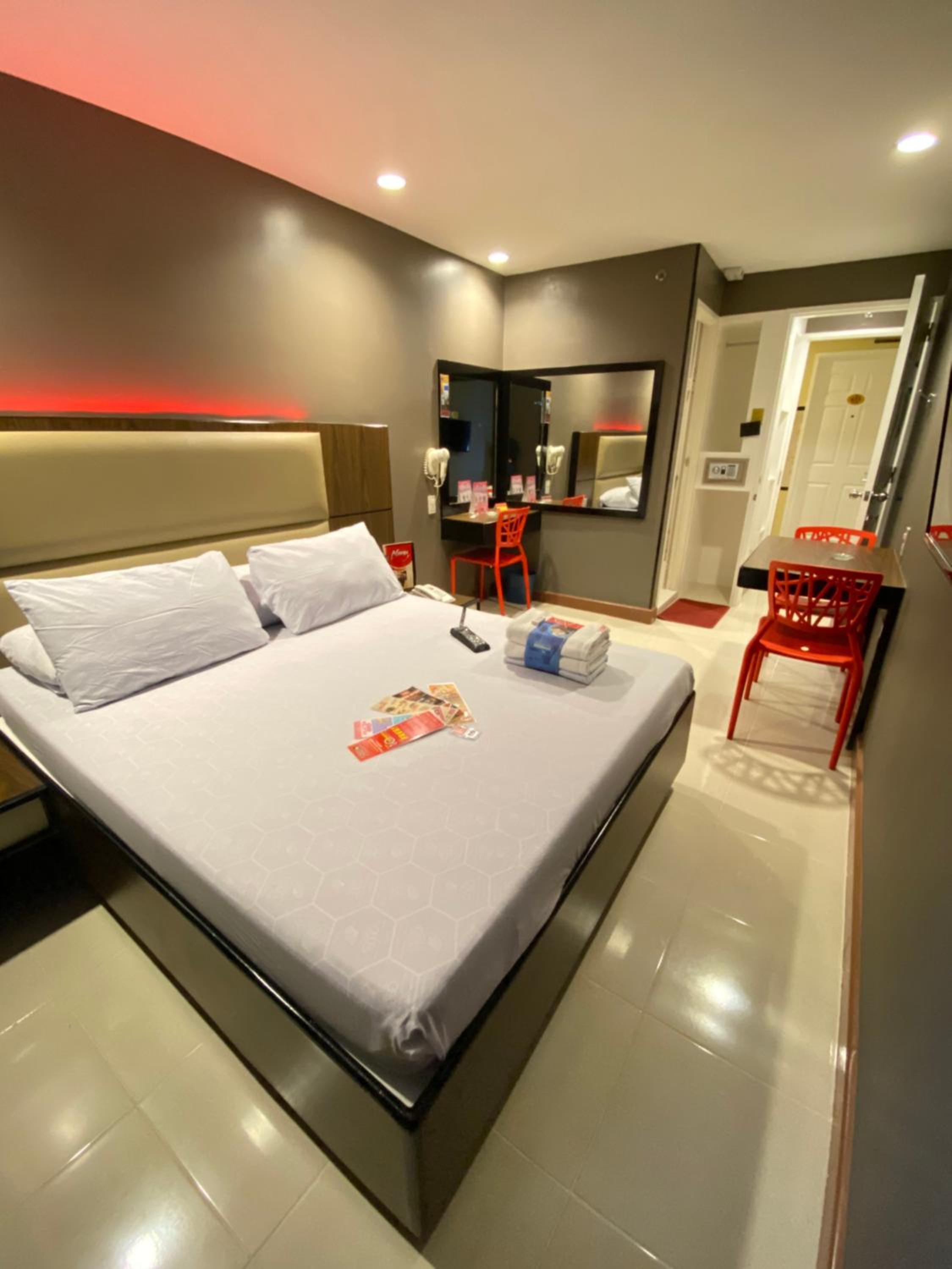 Executive Room - Photo 1