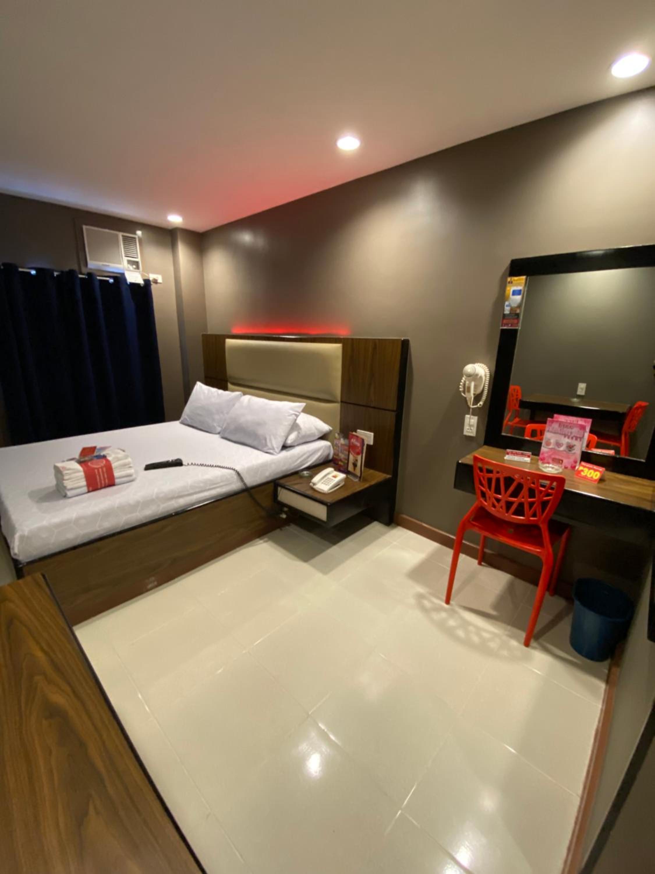 Executive Room - Photo 3