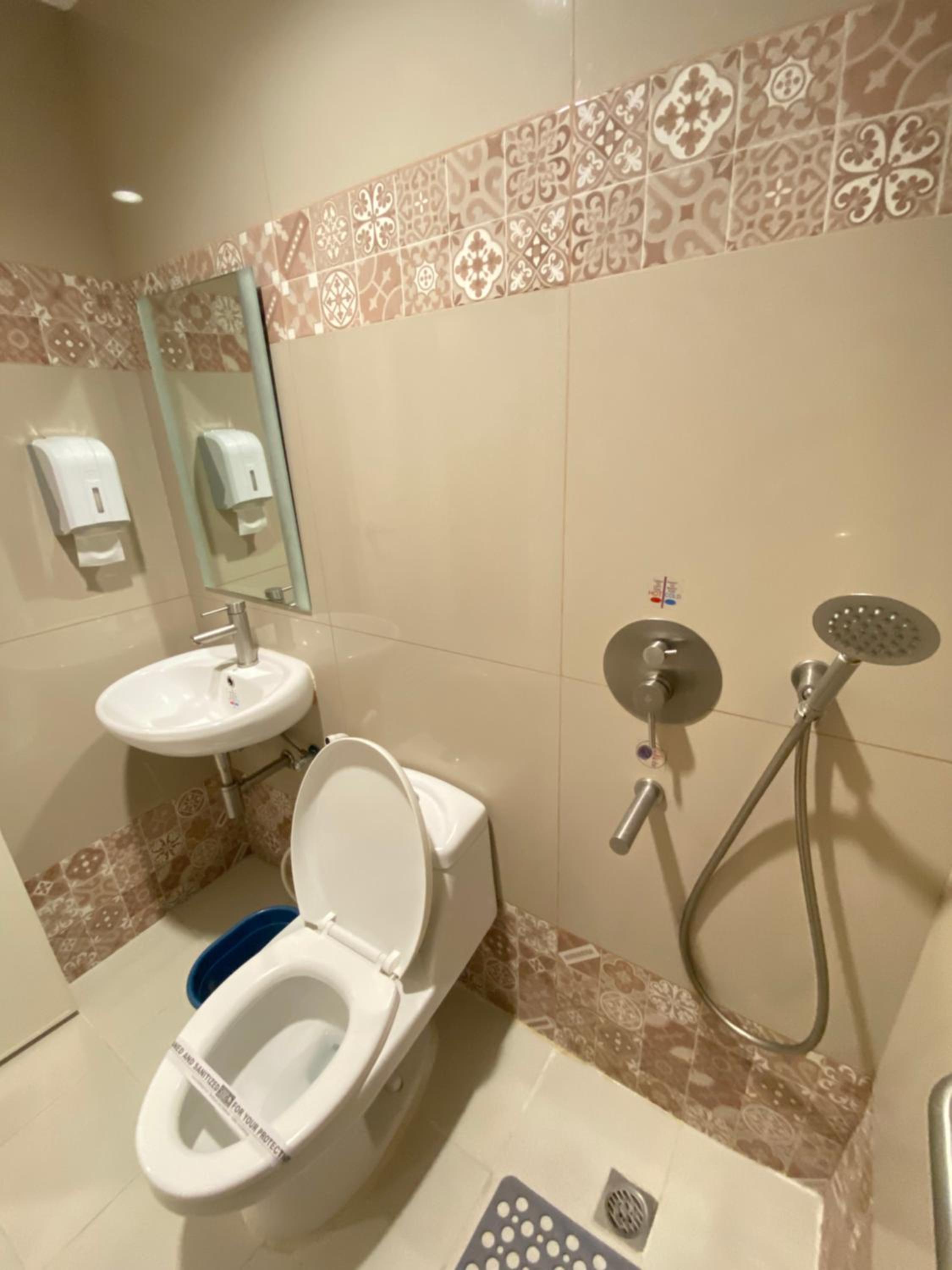 Executive Room - Photo 5