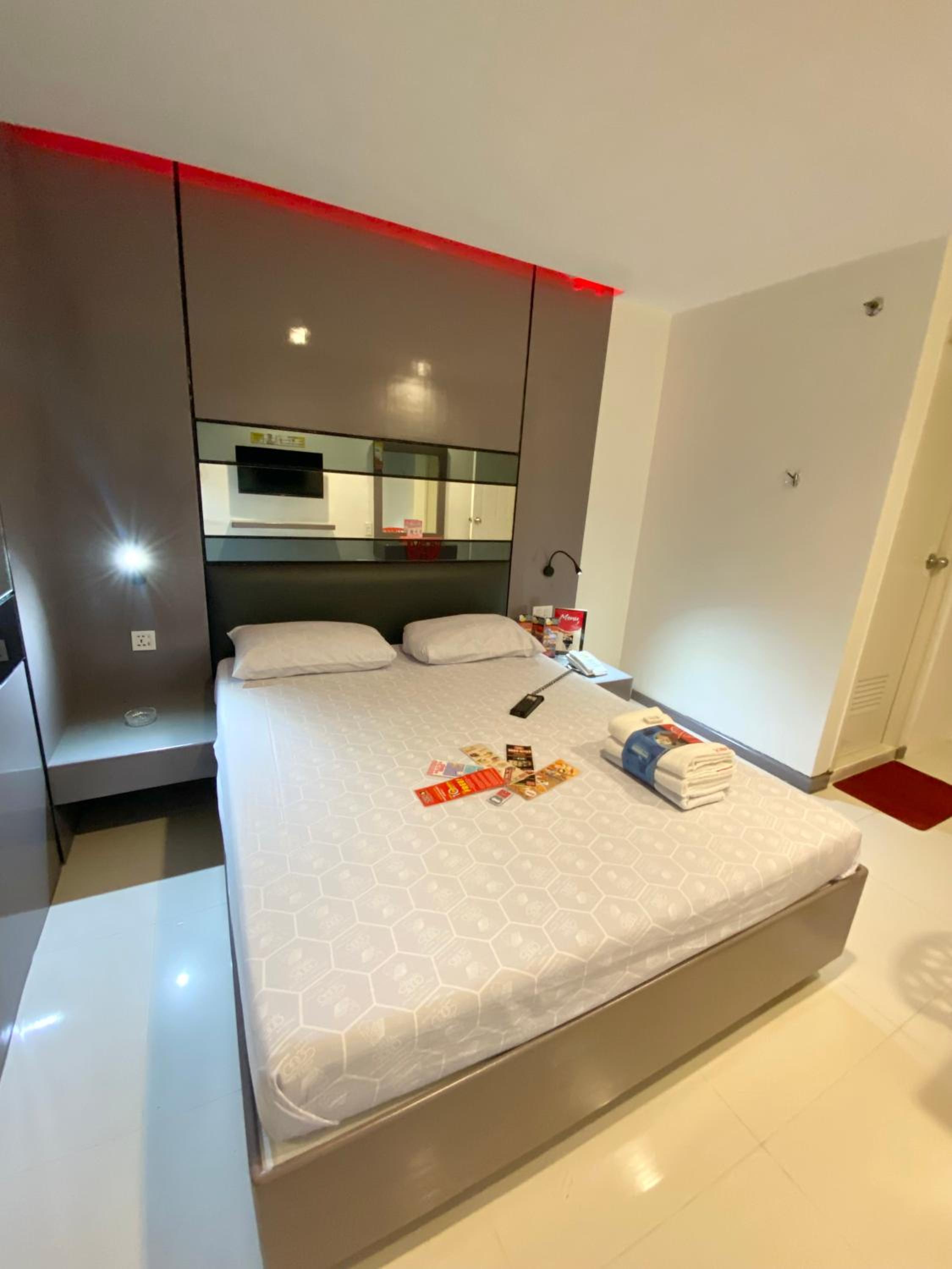 Deluxe Room - Photo 4