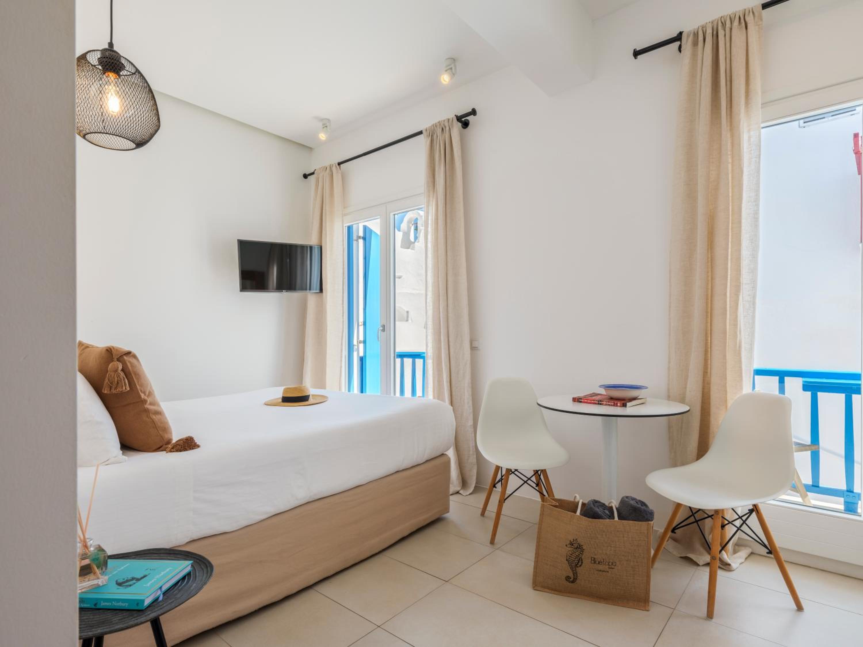 Junior Suite with Street View