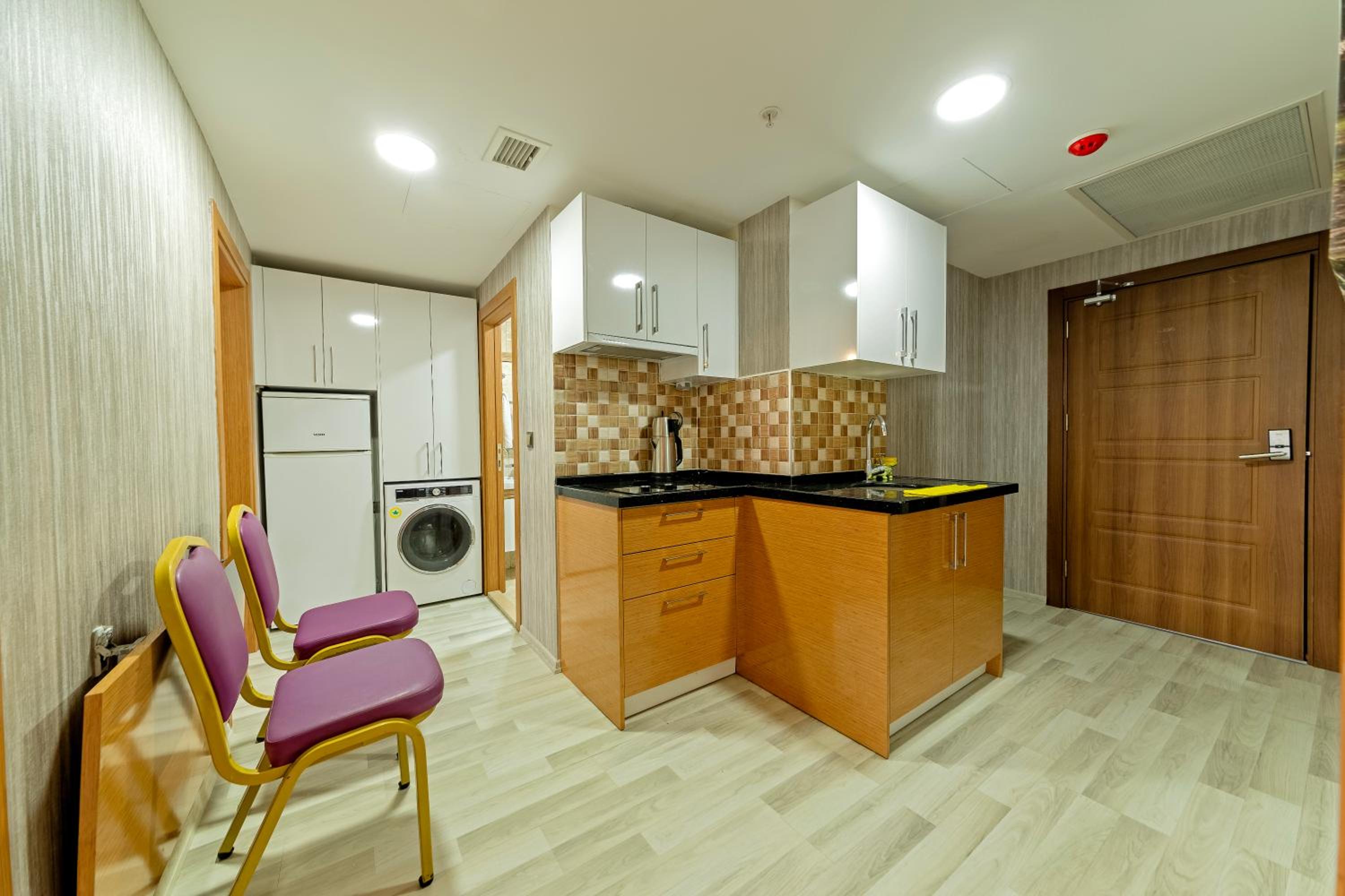 Deluxe Apartment photo 2