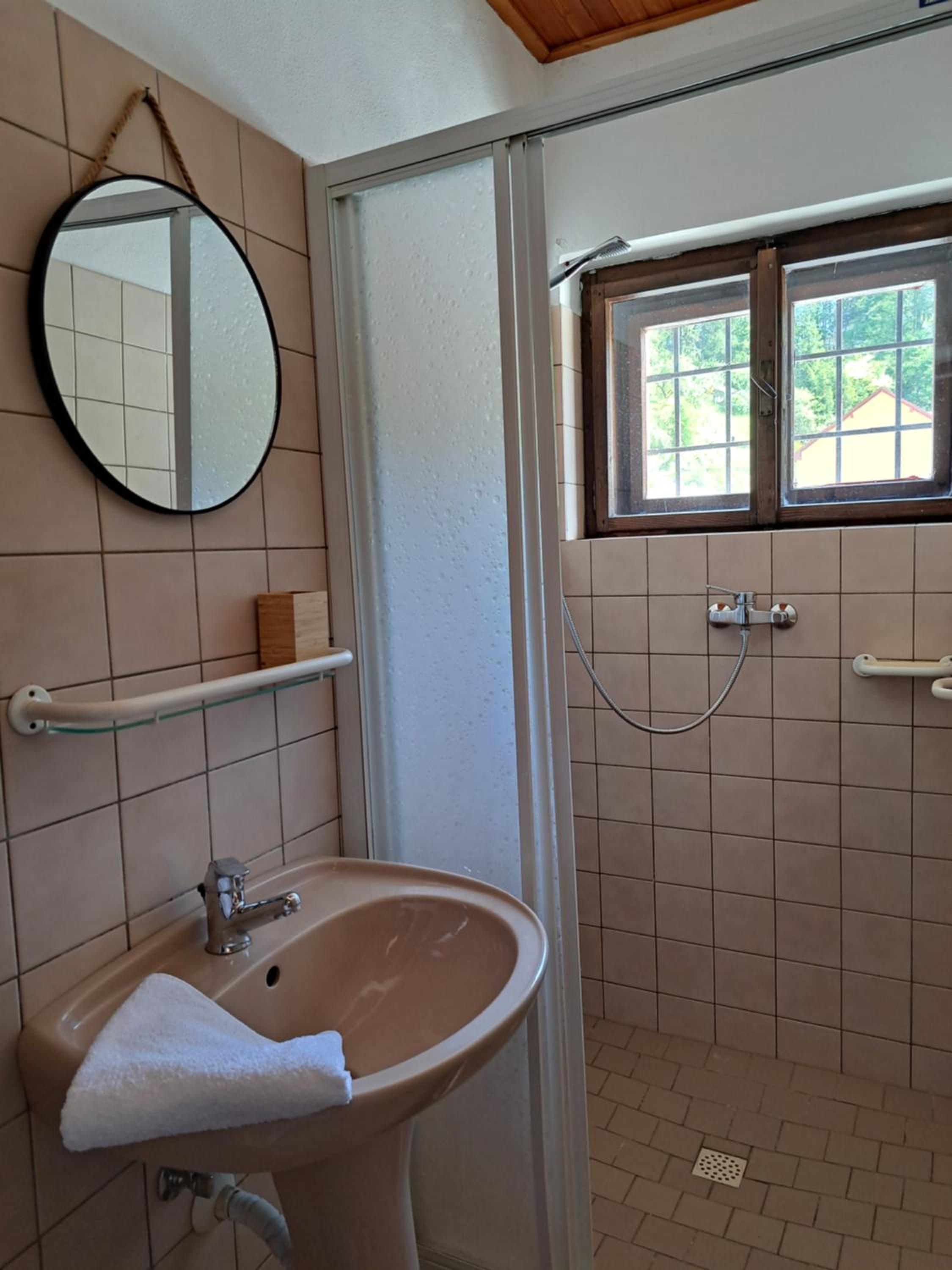 Triple Room with Private Bathroom photo 3
