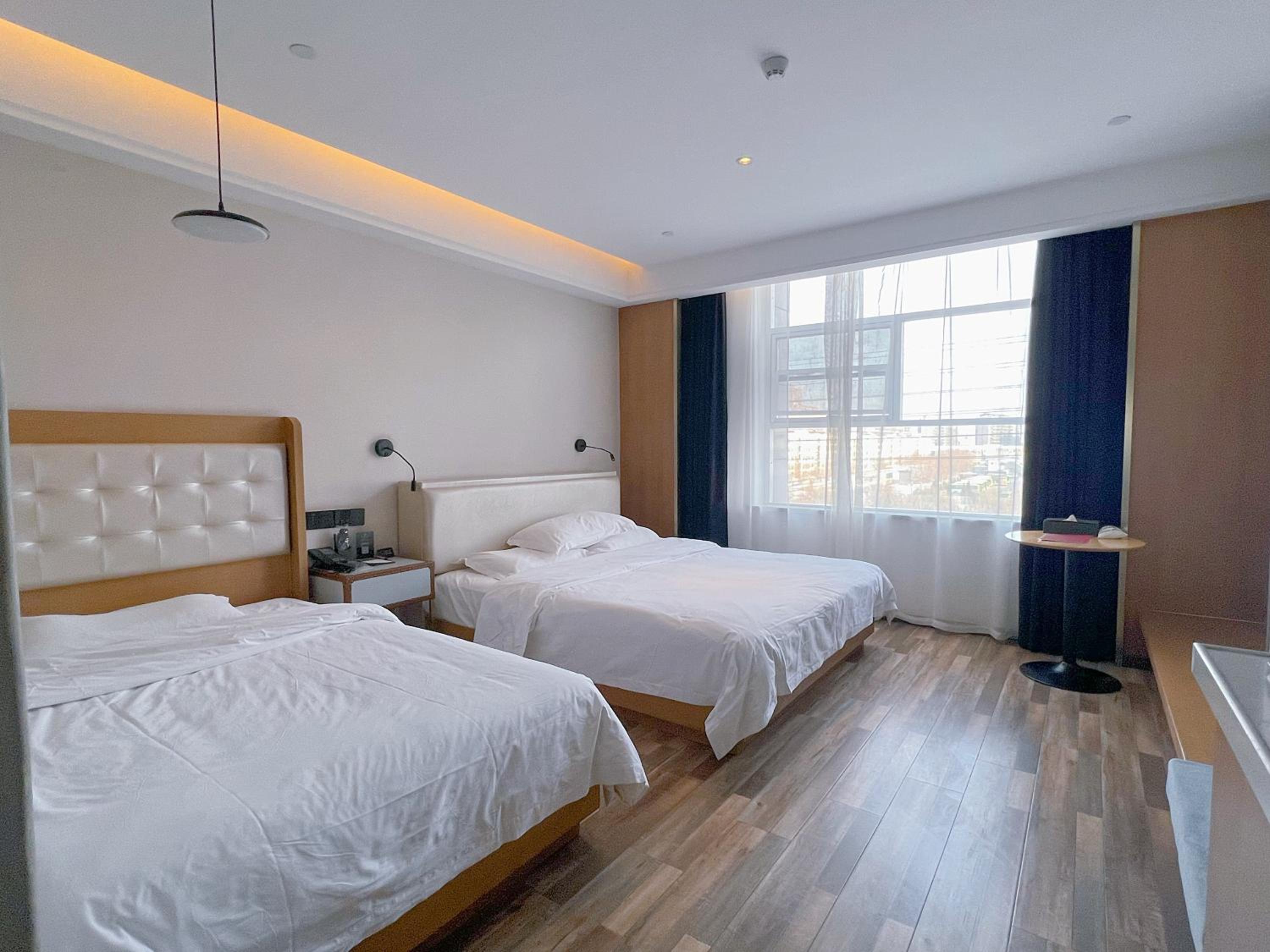 Large Double Or Twin Room photo 2