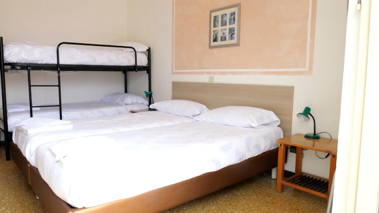 Quadruple Room with Shared Bathroom photo 1