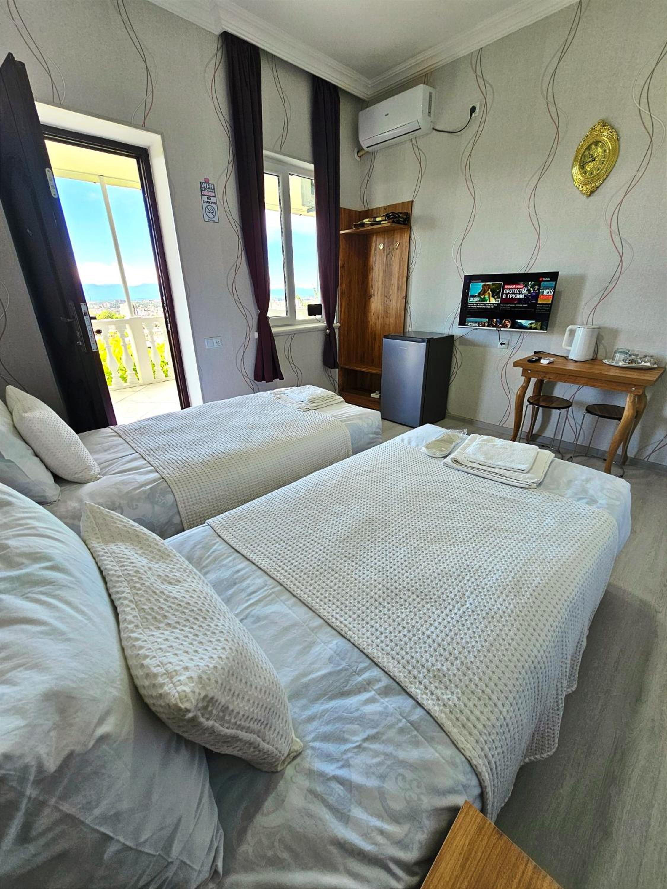 Double or Twin Room with Private Bathroom photo 1