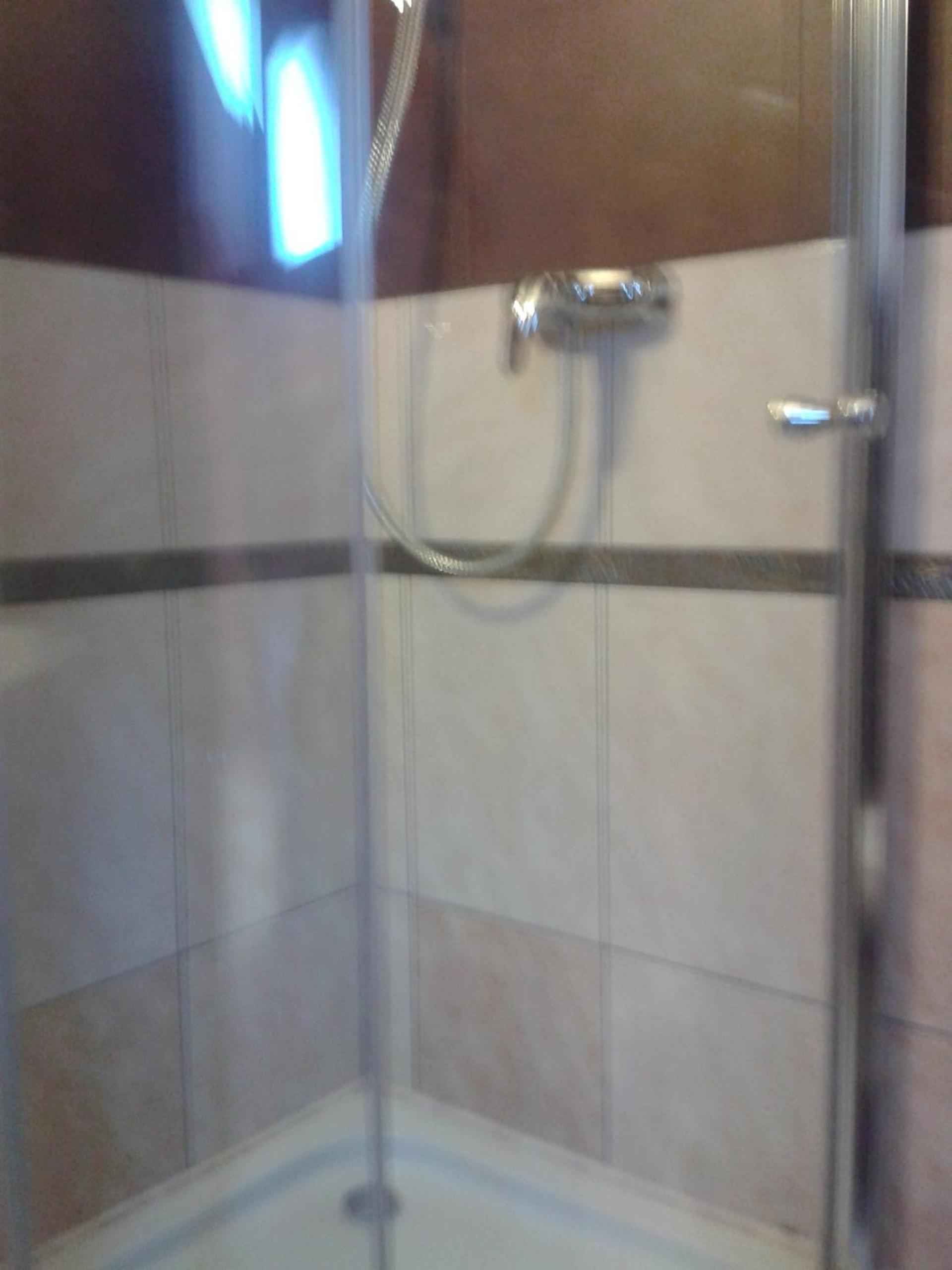 Small Single Room photo 2