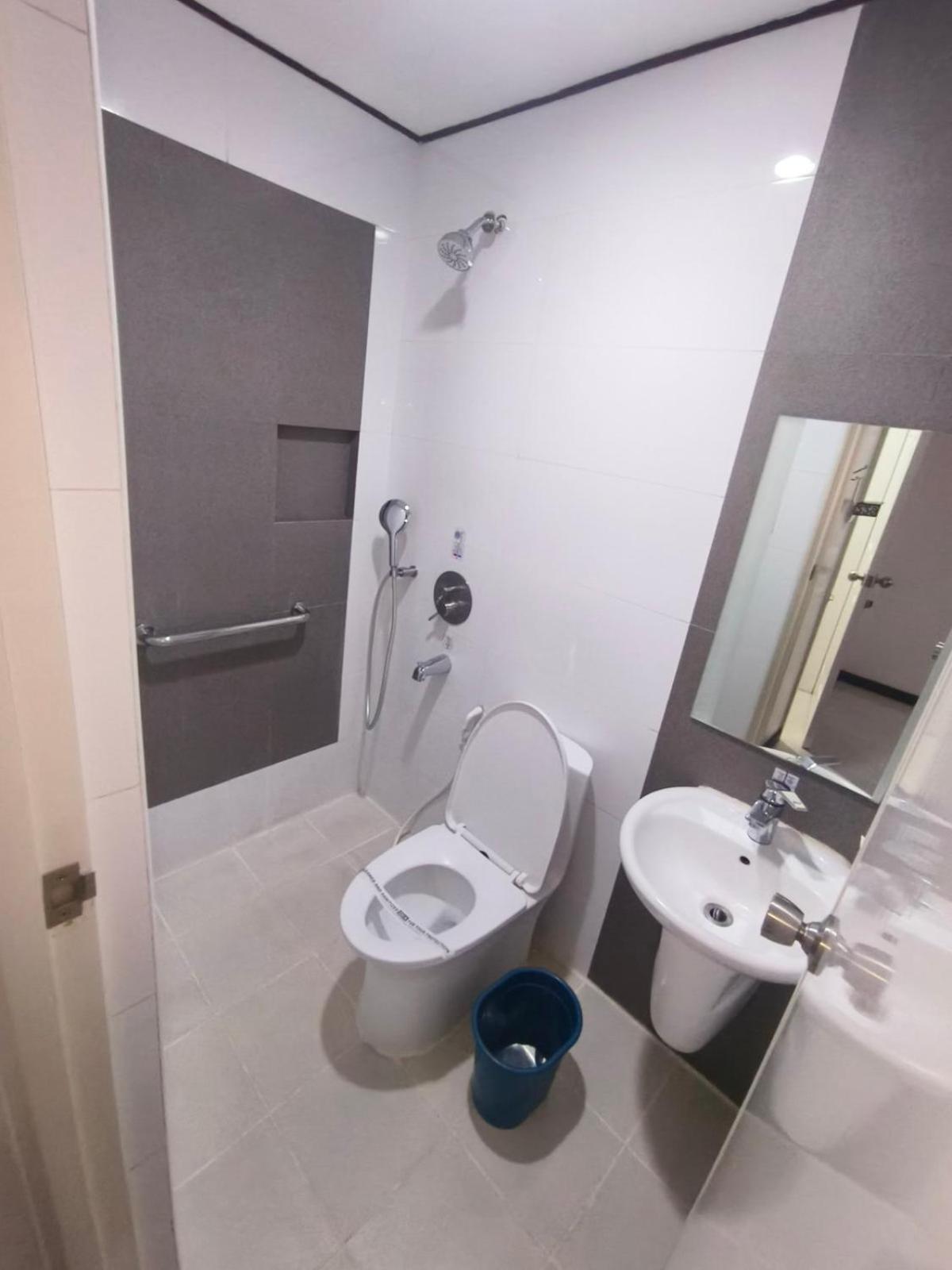 Deluxe Room - Photo 5
