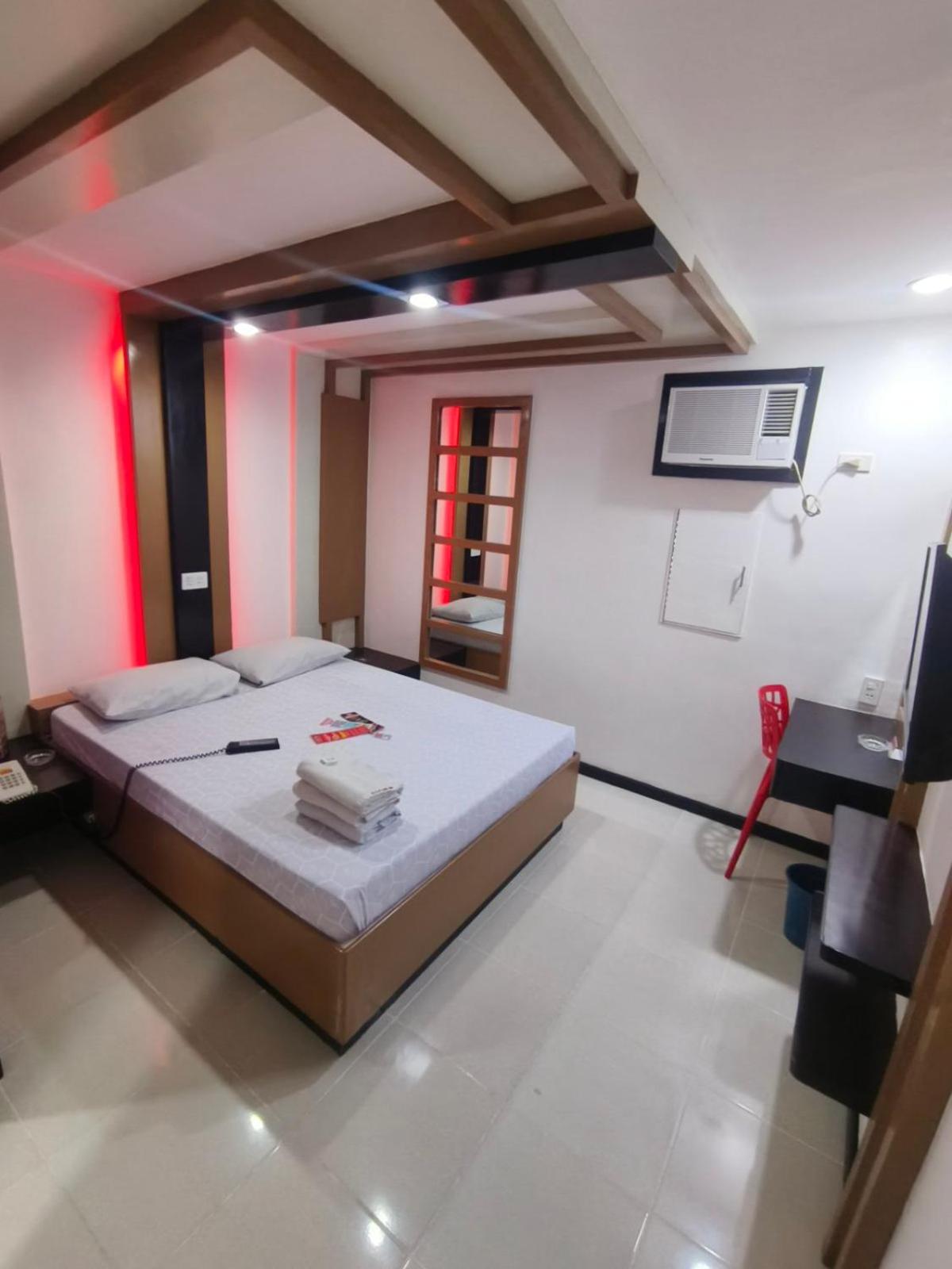 Deluxe Room - Photo 2