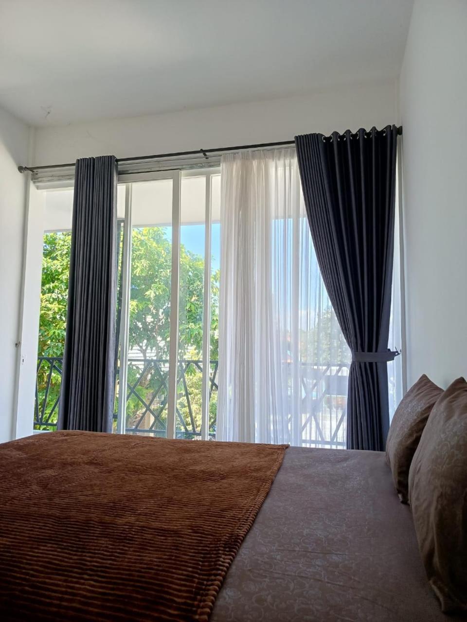 Standard Queen Room - Photo 11