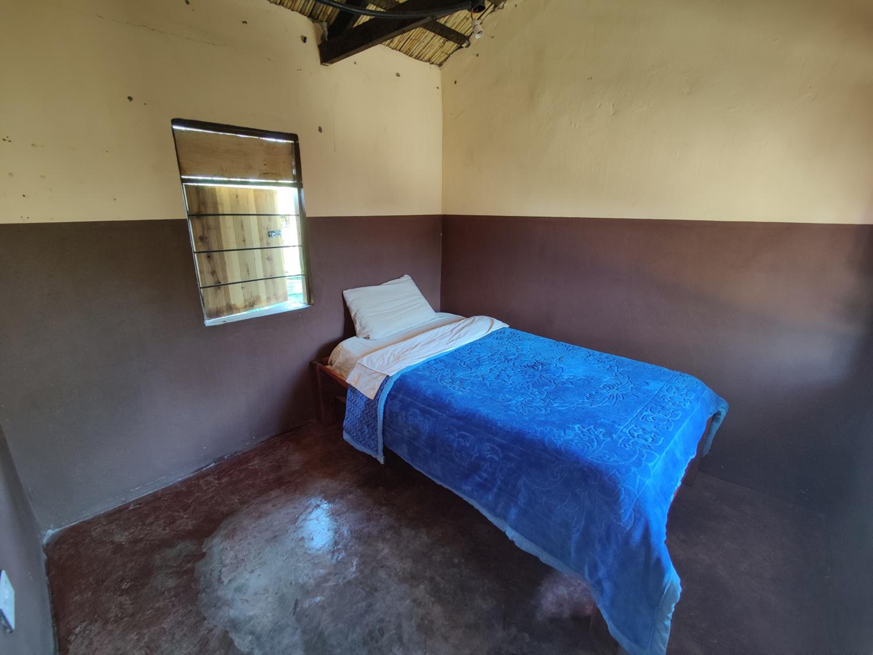 Twin Room With Shared Bathroom photo 1