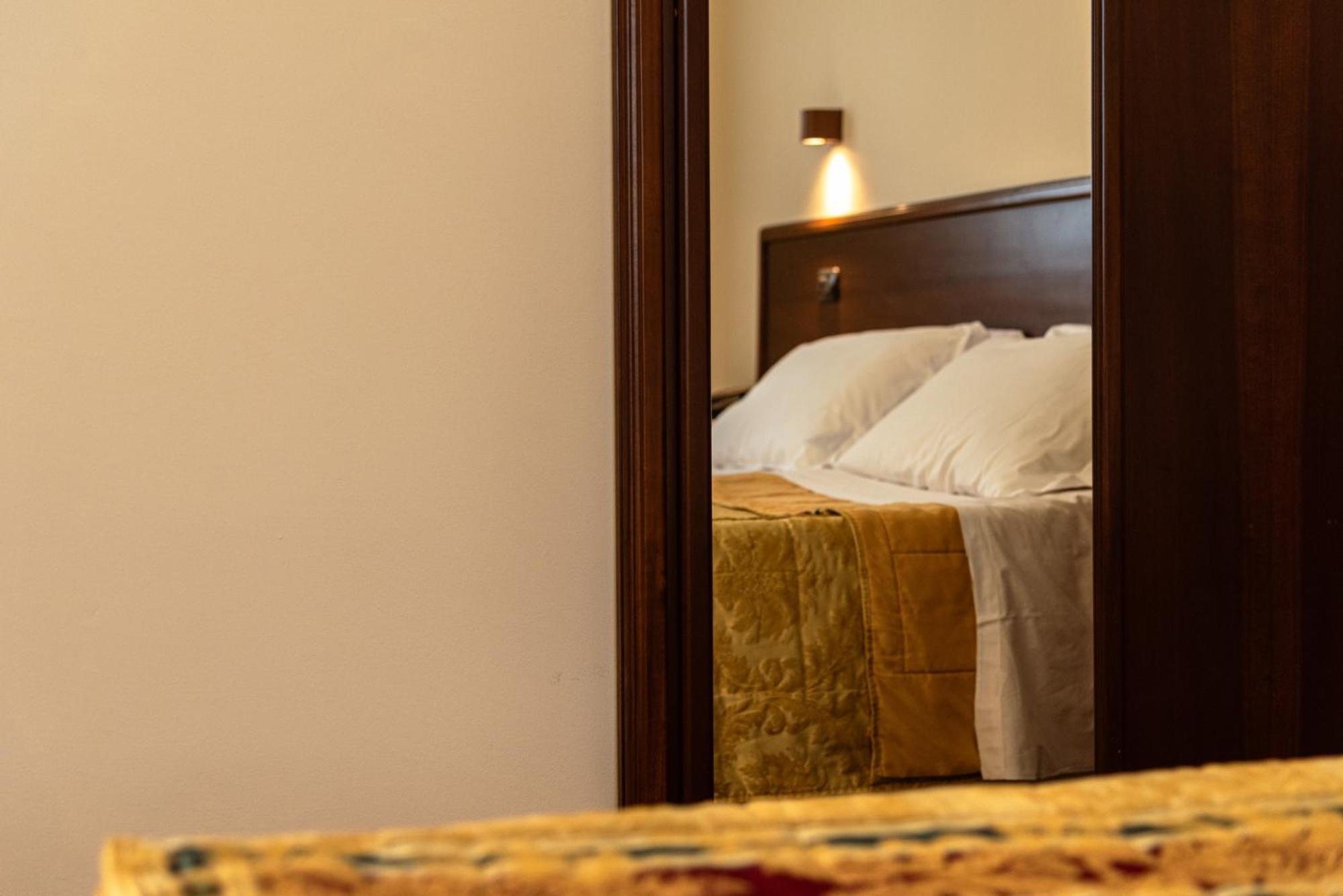 Double or Twin Room - Photo 16