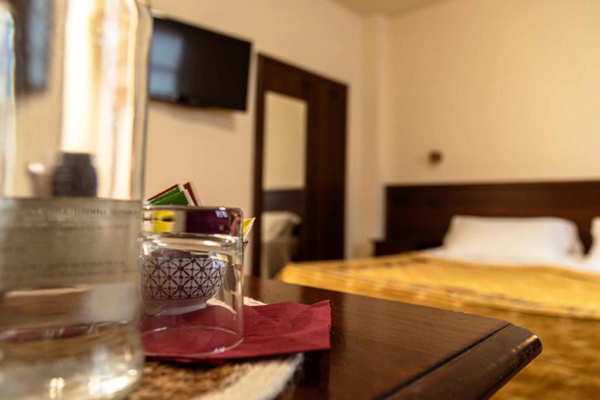 Double or Twin Room - Photo 6