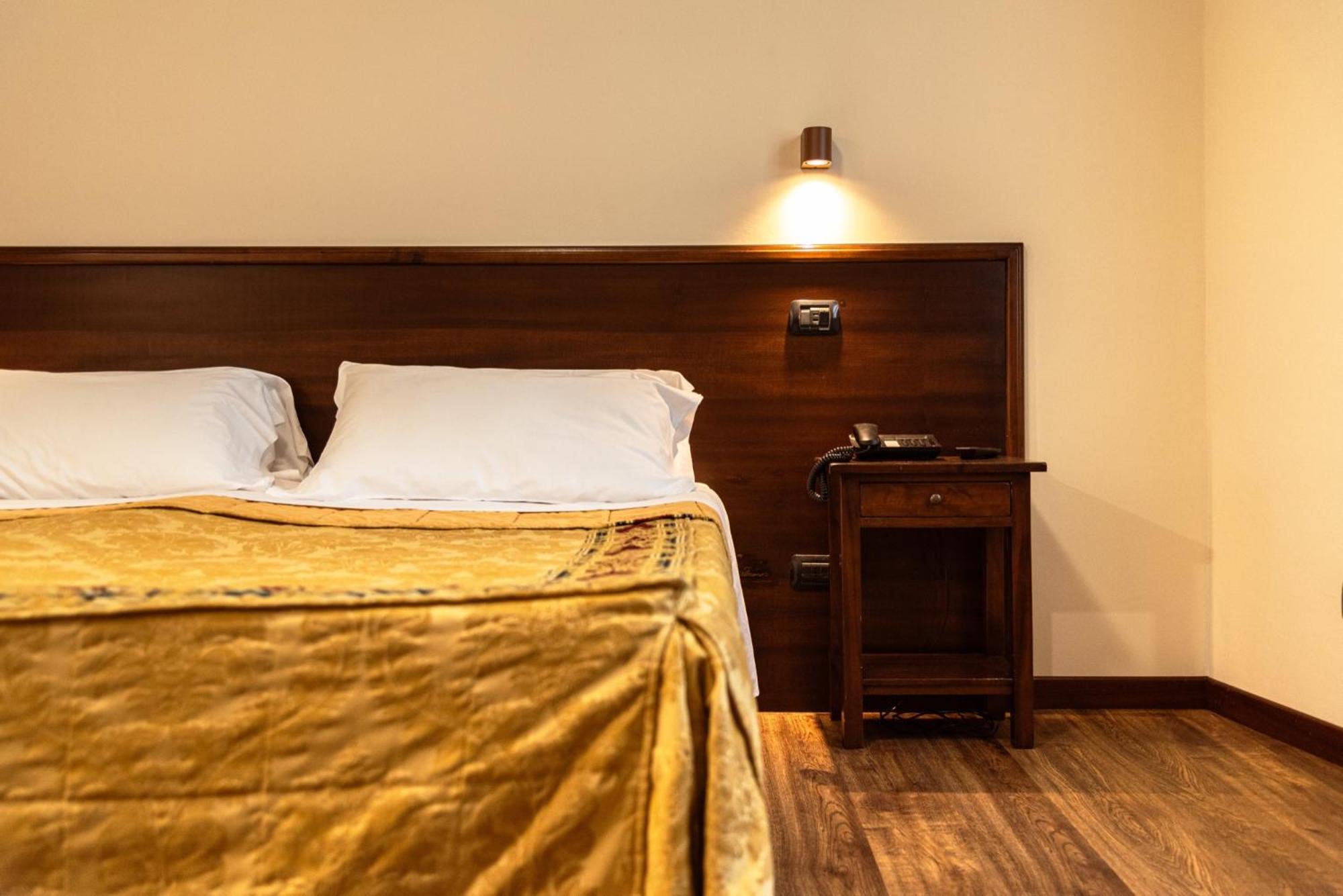 Double or Twin Room - Photo 2
